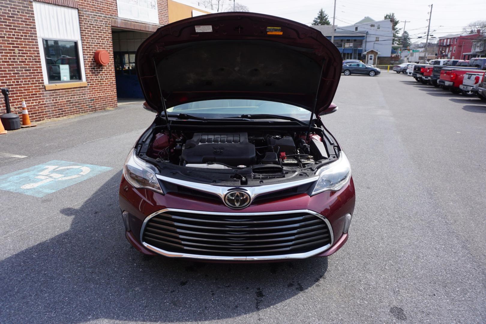 2018 Burgandy /Creme TOYOTA AVALON LIMITED (4T1BK1EBXJU) with an 3.5L V-6 DOHC engine, located at 312 Centre Ave, Schuylkill Haven, PA, 17972, (570) 593-5278, 40.638130, -76.177383 - Photo#32