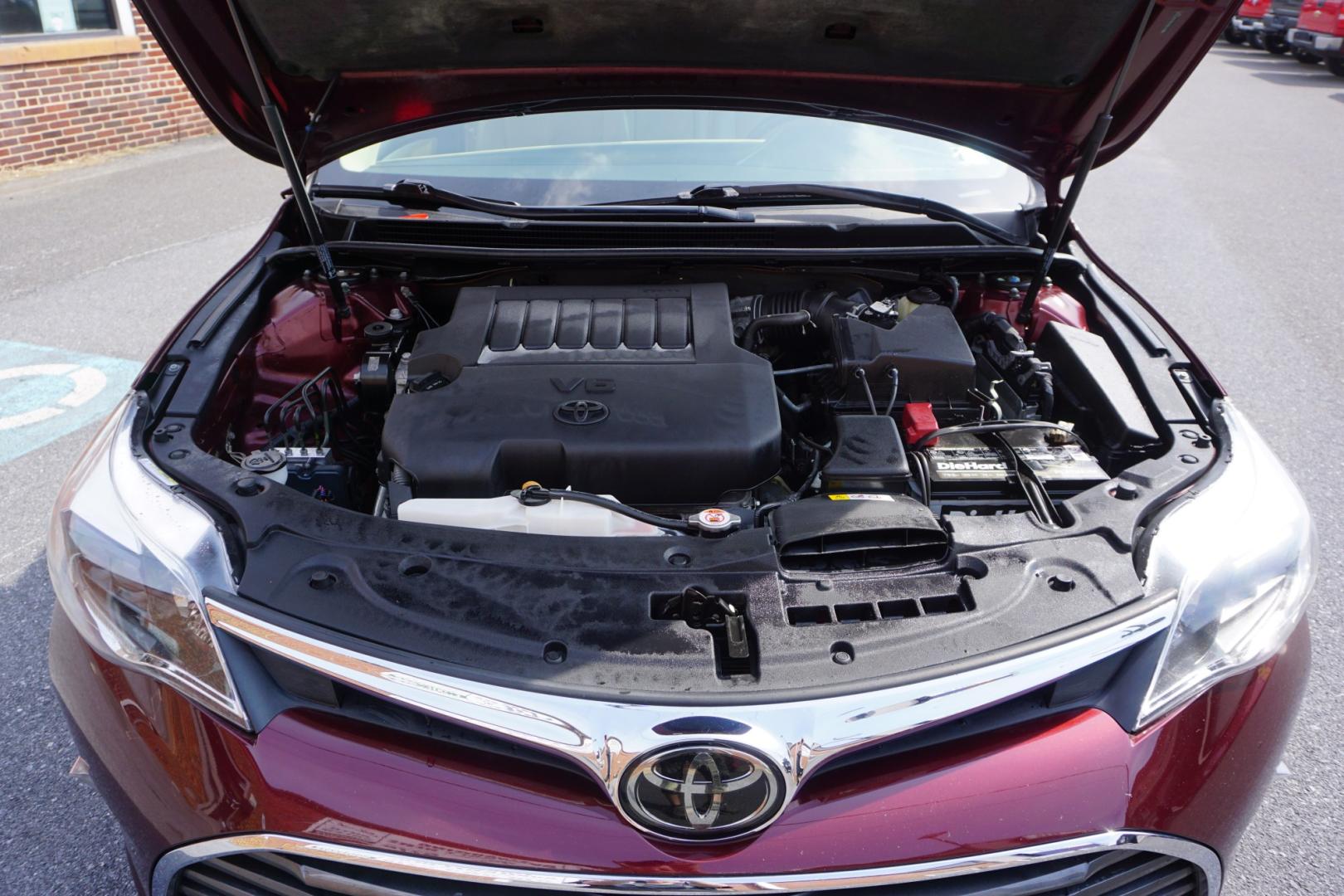 2018 Burgandy /Creme TOYOTA AVALON LIMITED (4T1BK1EBXJU) with an 3.5L V-6 DOHC engine, located at 312 Centre Ave, Schuylkill Haven, PA, 17972, (570) 593-5278, 40.638130, -76.177383 - Photo#33