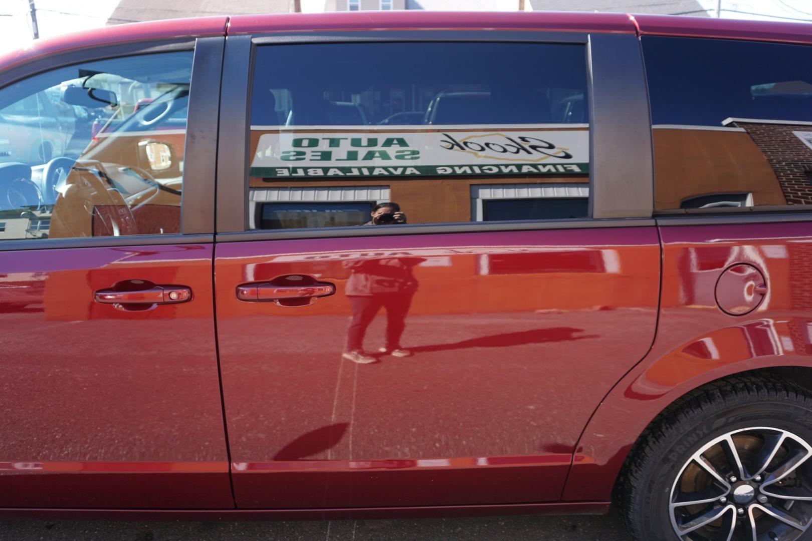2018 Octane Red Pearlcoat /Black DODGE GRAND CARAVAN SE PLUS (2C4RDGBGXJR) with an Pentastar 3.6L V-6 DOHC engine, located at 312 Centre Ave, Schuylkill Haven, PA, 17972, (570) 593-5278, 40.638130, -76.177383- Photo#5