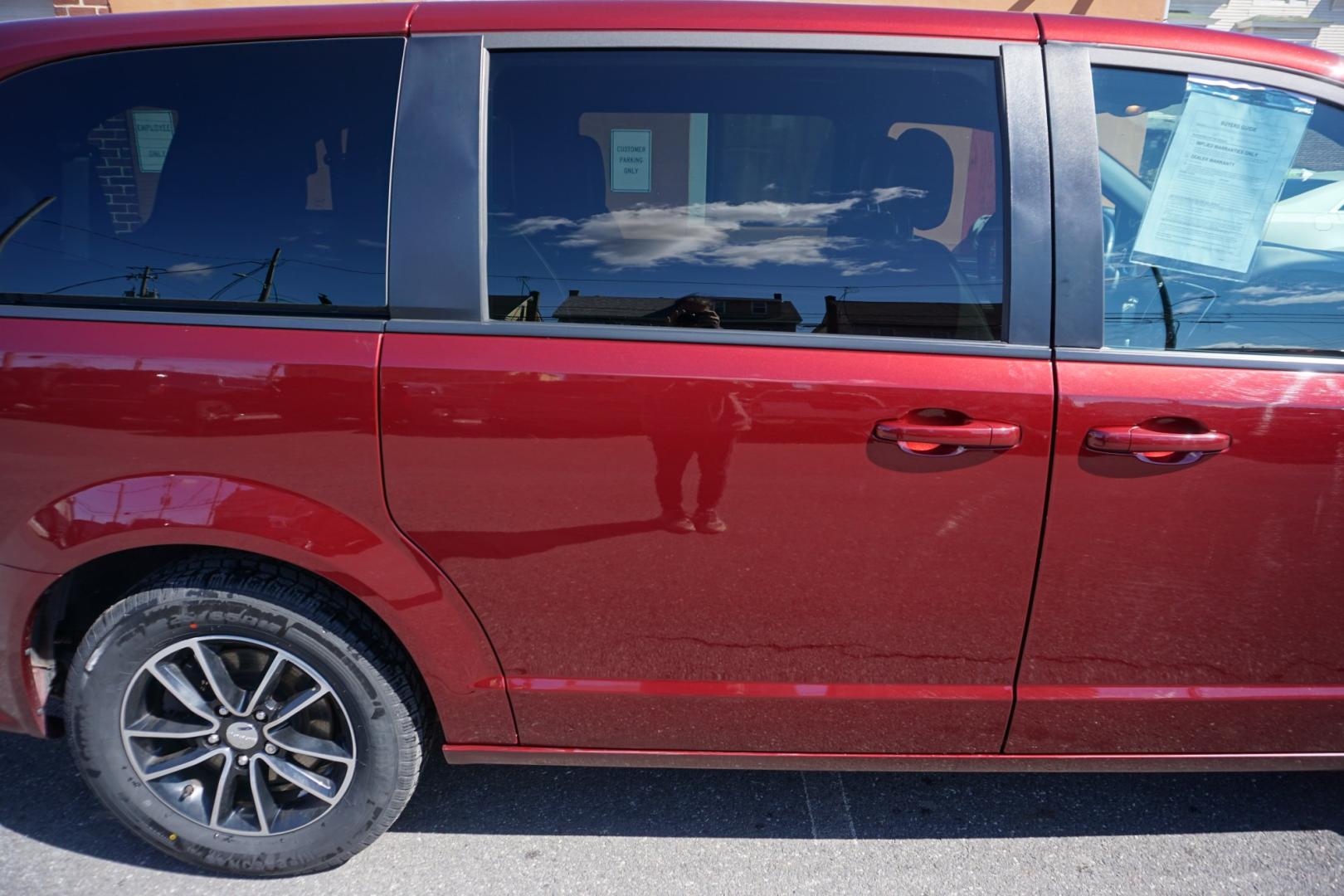 2018 Octane Red Pearlcoat /Black DODGE GRAND CARAVAN SE PLUS (2C4RDGBGXJR) with an Pentastar 3.6L V-6 DOHC engine, located at 312 Centre Ave, Schuylkill Haven, PA, 17972, (570) 593-5278, 40.638130, -76.177383- Photo#12