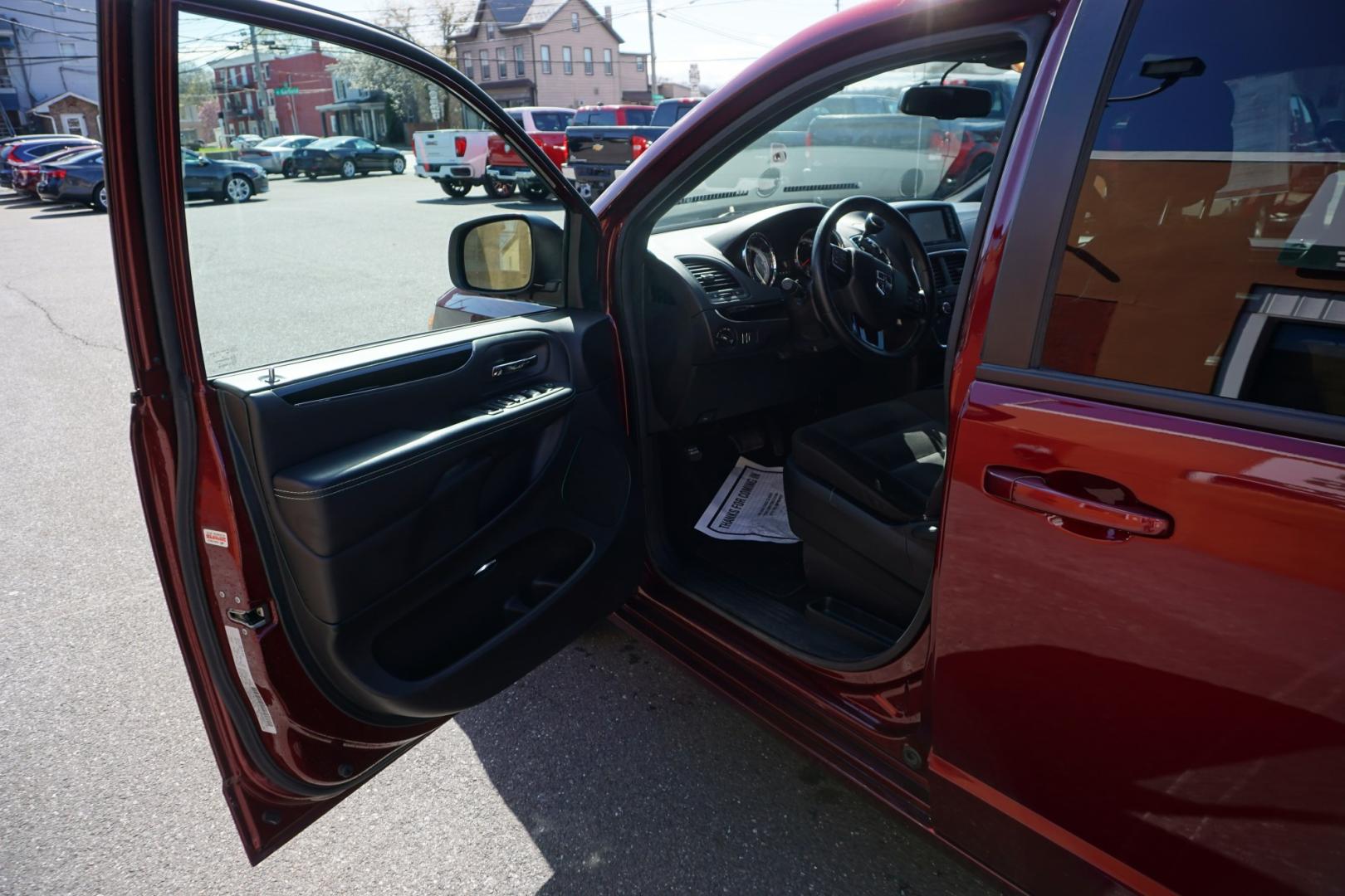 2018 Octane Red Pearlcoat /Black DODGE GRAND CARAVAN SE PLUS (2C4RDGBGXJR) with an Pentastar 3.6L V-6 DOHC engine, located at 312 Centre Ave, Schuylkill Haven, PA, 17972, (570) 593-5278, 40.638130, -76.177383- Photo#25