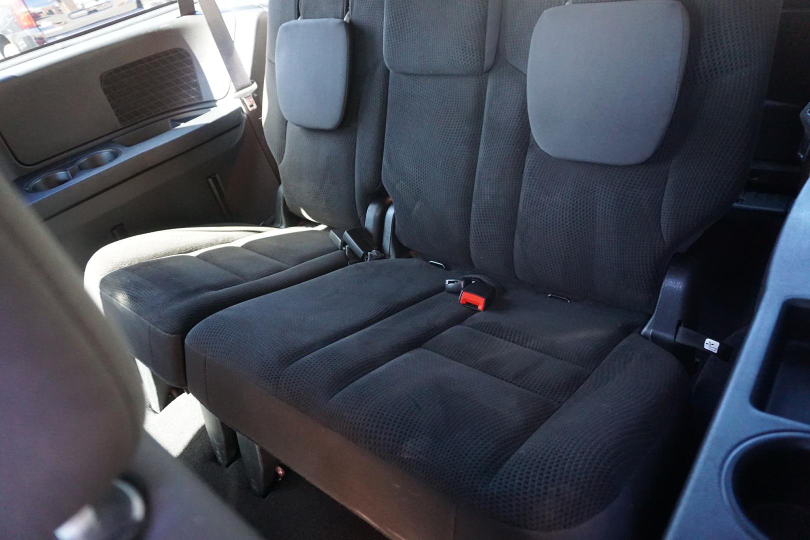 2018 Octane Red Pearlcoat /Black DODGE GRAND CARAVAN SE PLUS (2C4RDGBGXJR) with an Pentastar 3.6L V-6 DOHC engine, located at 312 Centre Ave, Schuylkill Haven, PA, 17972, (570) 593-5278, 40.638130, -76.177383- Photo#33