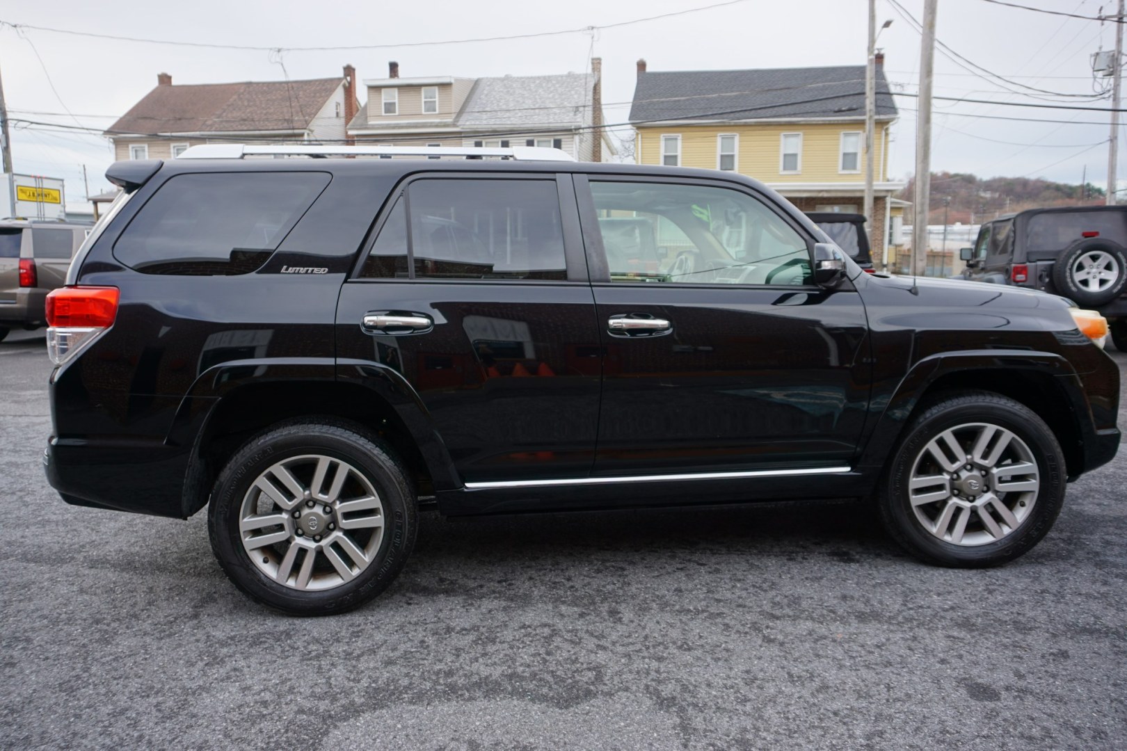 2012 Black TOYOTA 4RUNNER LIMITED (JTEBU5JRXC5) with an 4L V-6 DOHC engine, located at 312 Centre Ave, Schuylkill Haven, PA, 17972, (570) 593-5278, 40.638130, -76.177383 - Photo#8