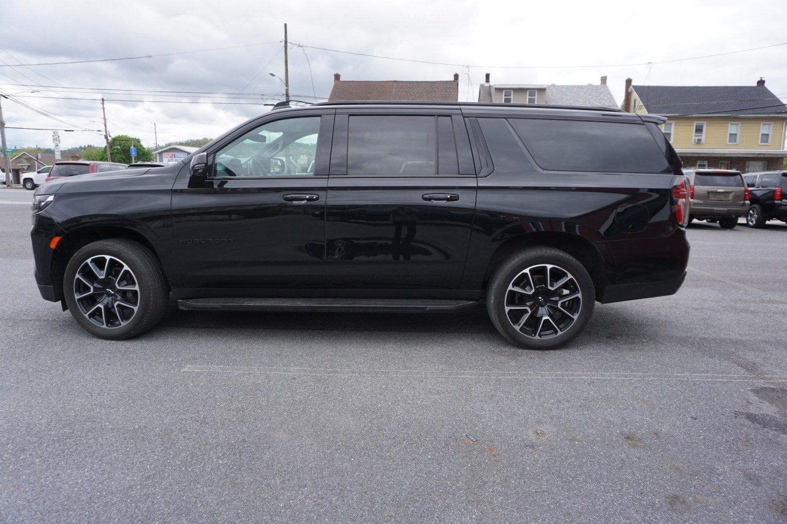 2022 Black /Jet Black/Victory Red CHEVROLET SUBURBAN RST (1GNSKEKDXNR) , located at 312 Centre Ave, Schuylkill Haven, PA, 17972, (570) 593-5278, 40.638130, -76.177383 - Photo#0