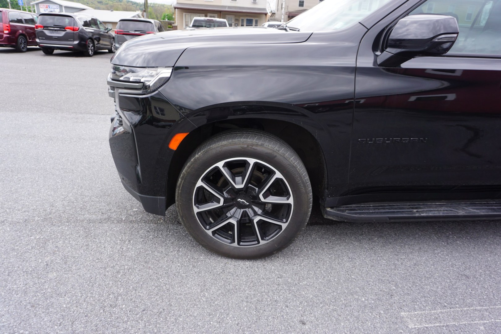 2022 Black /Jet Black/Victory Red CHEVROLET SUBURBAN RST (1GNSKEKDXNR) , located at 312 Centre Ave, Schuylkill Haven, PA, 17972, (570) 593-5278, 40.638130, -76.177383 - Photo#3