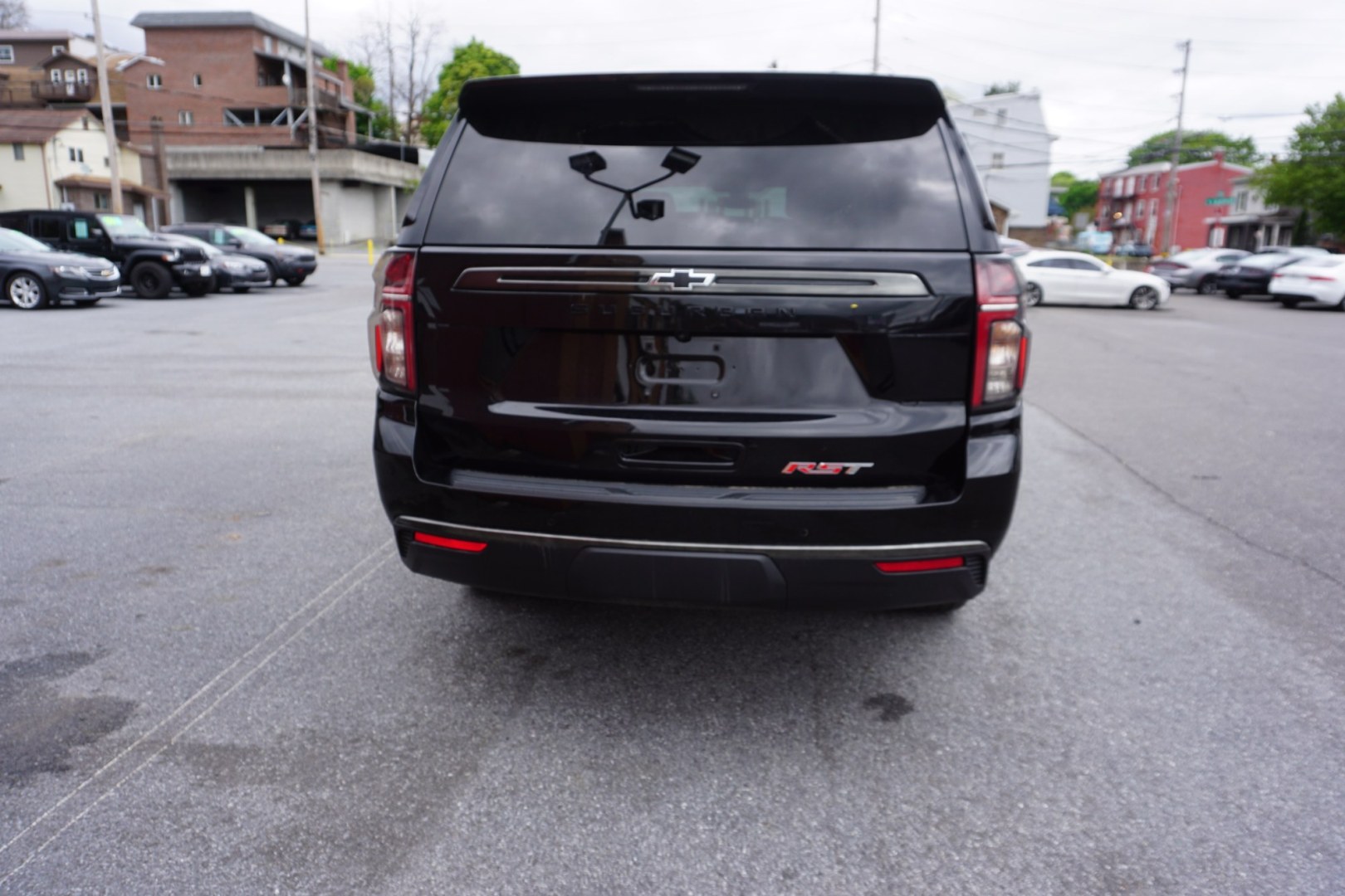 2022 Black /Jet Black/Victory Red CHEVROLET SUBURBAN RST (1GNSKEKDXNR) , located at 312 Centre Ave, Schuylkill Haven, PA, 17972, (570) 593-5278, 40.638130, -76.177383 - Photo#6