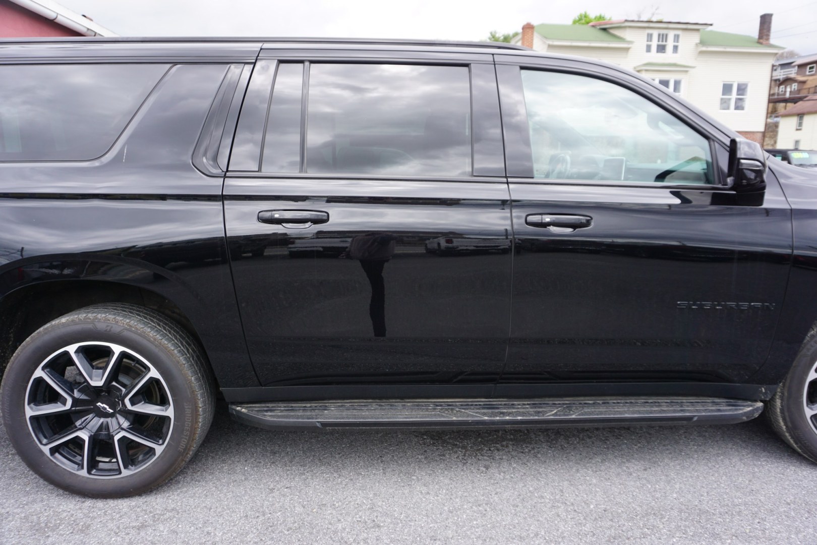 2022 Black /Jet Black/Victory Red CHEVROLET SUBURBAN RST (1GNSKEKDXNR) , located at 312 Centre Ave, Schuylkill Haven, PA, 17972, (570) 593-5278, 40.638130, -76.177383 - Photo#10