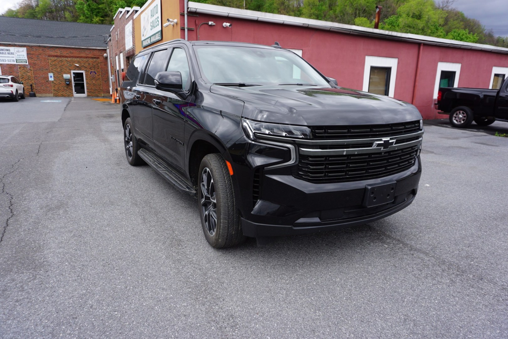 2022 Black /Jet Black/Victory Red CHEVROLET SUBURBAN RST (1GNSKEKDXNR) , located at 312 Centre Ave, Schuylkill Haven, PA, 17972, (570) 593-5278, 40.638130, -76.177383 - Photo#12