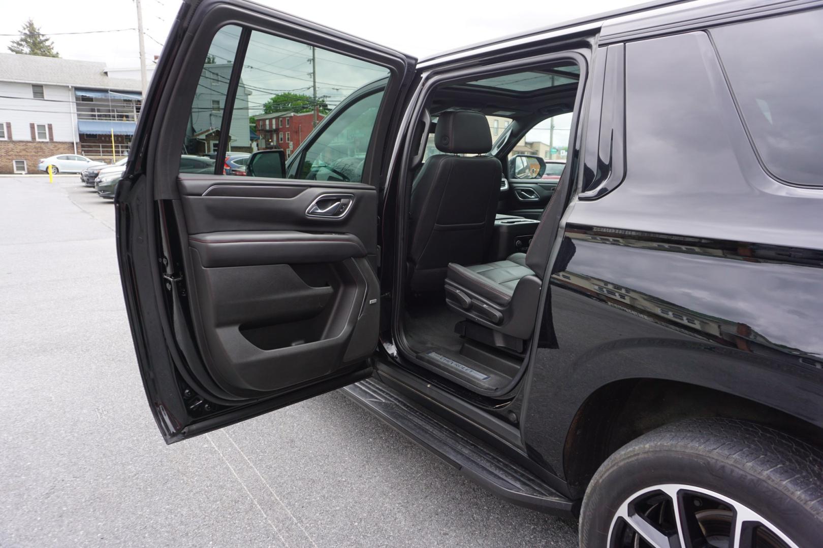 2022 Black /Jet Black/Victory Red CHEVROLET SUBURBAN RST (1GNSKEKDXNR) , located at 312 Centre Ave, Schuylkill Haven, PA, 17972, (570) 593-5278, 40.638130, -76.177383 - Photo#27
