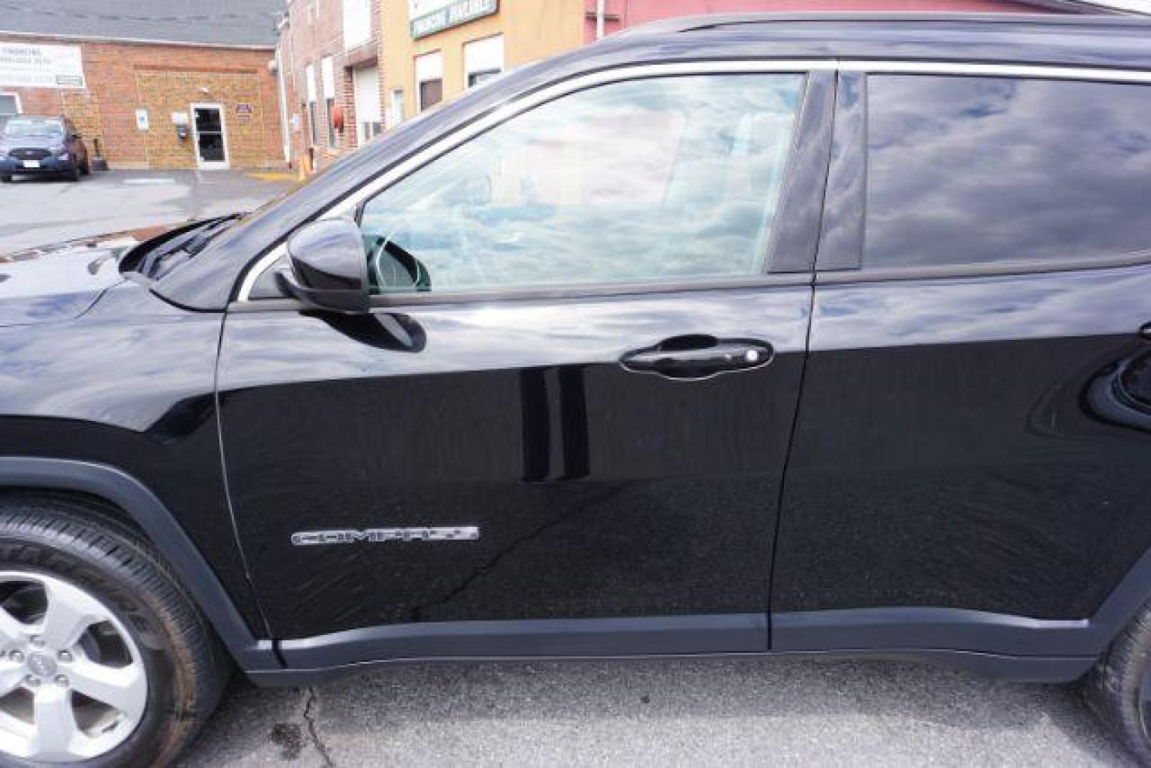 2017 Diamond Black Crystal Pearlcoat /Black Jeep New Compass Latitude 4x4 (3C4NJDBB8HT) with an Tigershark MultiAir 2.4L I-4 variable valve contro engine, located at 312 Centre Ave, Schuylkill Haven, PA, 17972, (570) 593-5278, 40.638130, -76.177383 - Photo#4
