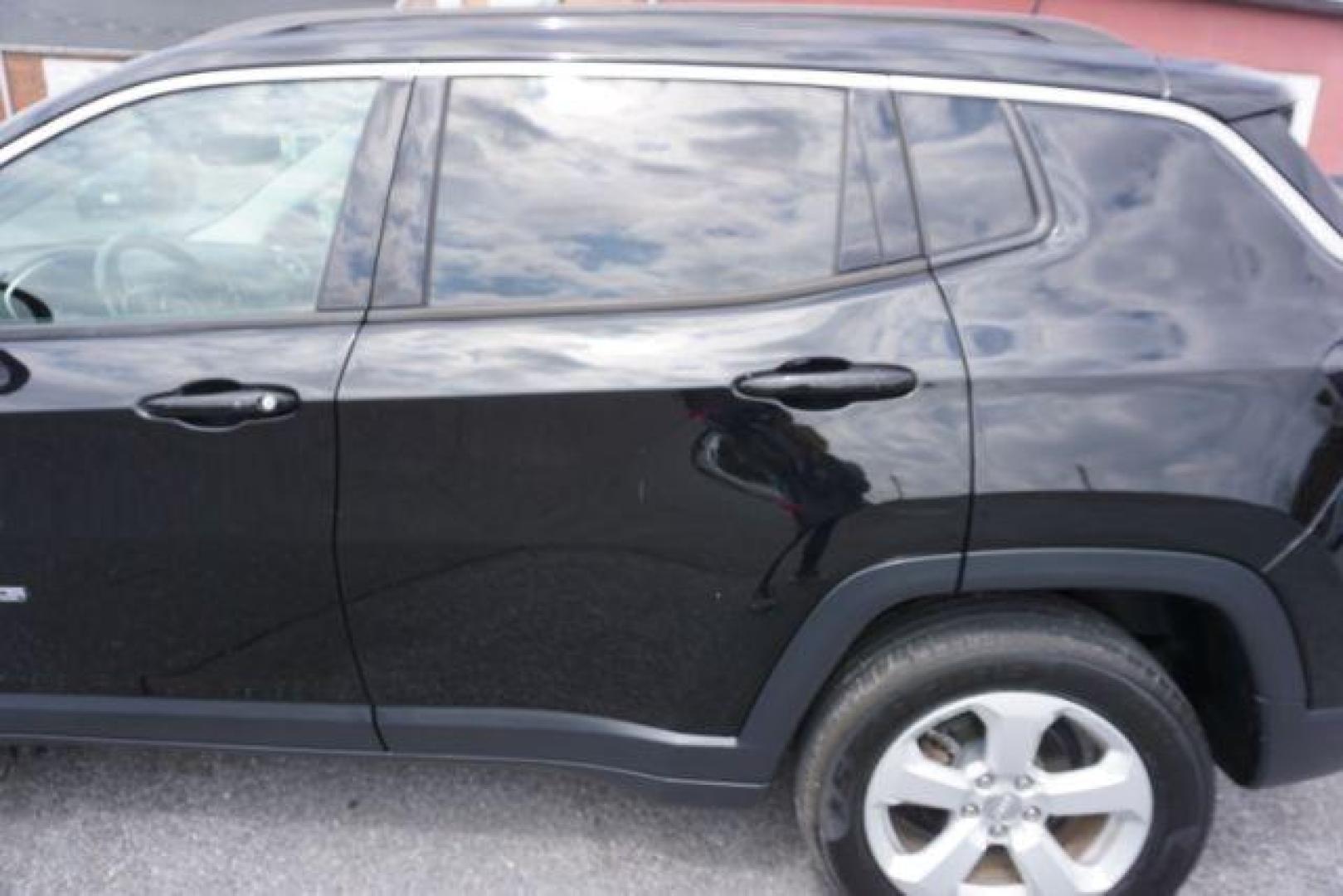 2017 Diamond Black Crystal Pearlcoat /Black Jeep New Compass Latitude 4x4 (3C4NJDBB8HT) with an Tigershark MultiAir 2.4L I-4 variable valve contro engine, located at 312 Centre Ave, Schuylkill Haven, PA, 17972, (570) 593-5278, 40.638130, -76.177383 - Photo#5