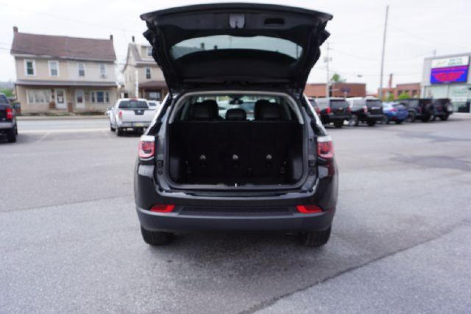 2017 Diamond Black Crystal Pearlcoat /Black Jeep New Compass Latitude 4x4 (3C4NJDBB8HT) with an Tigershark MultiAir 2.4L I-4 variable valve contro engine, located at 312 Centre Ave, Schuylkill Haven, PA, 17972, (570) 593-5278, 40.638130, -76.177383 - Photo#31
