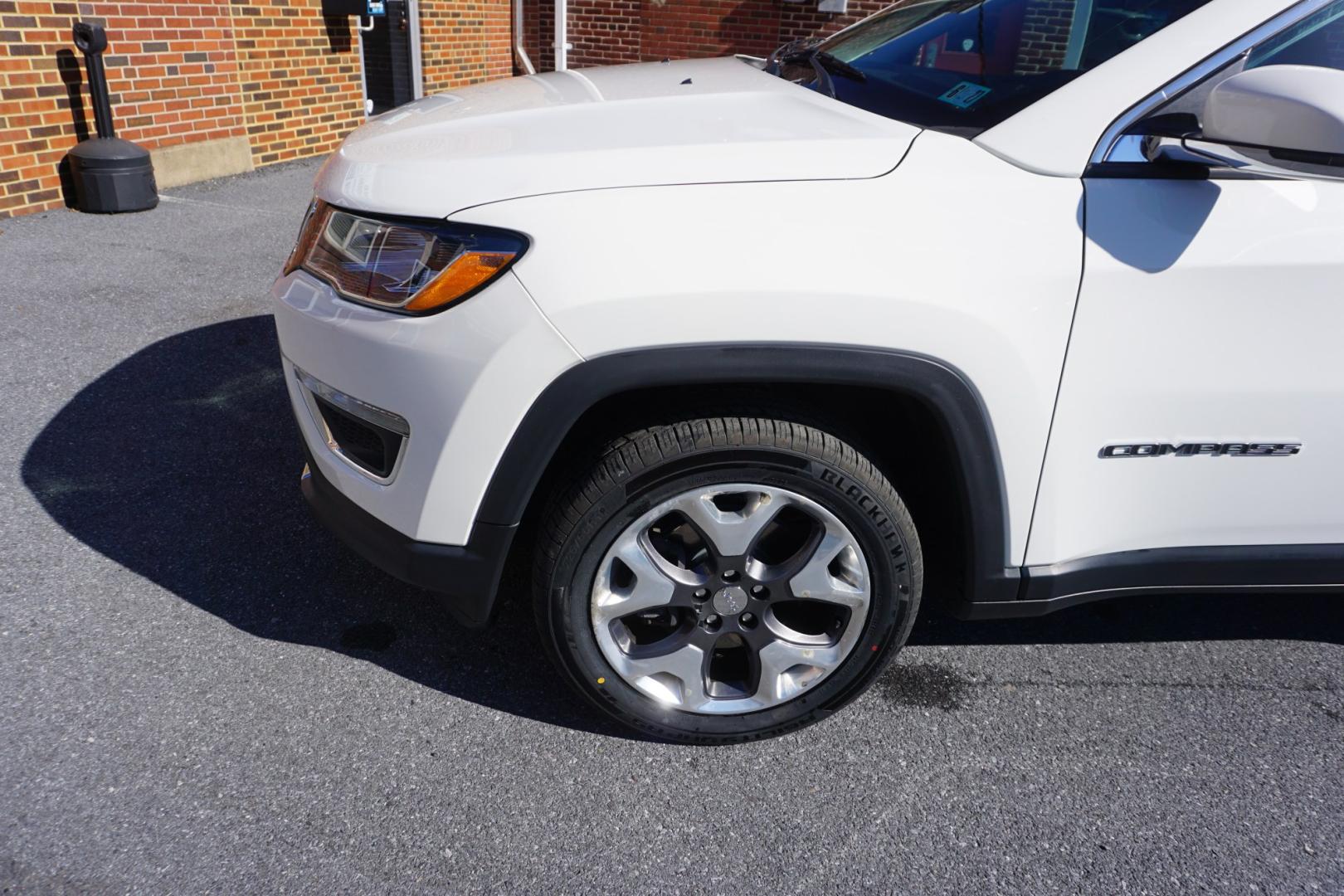 2019 White Clearcoat JEEP COMPASS LIMITED (3C4NJDCB8KT) with an 2.4L I-4 variable valve control engine, located at 312 Centre Ave, Schuylkill Haven, PA, 17972, (570) 593-5278, 40.638130, -76.177383 - Photo#3