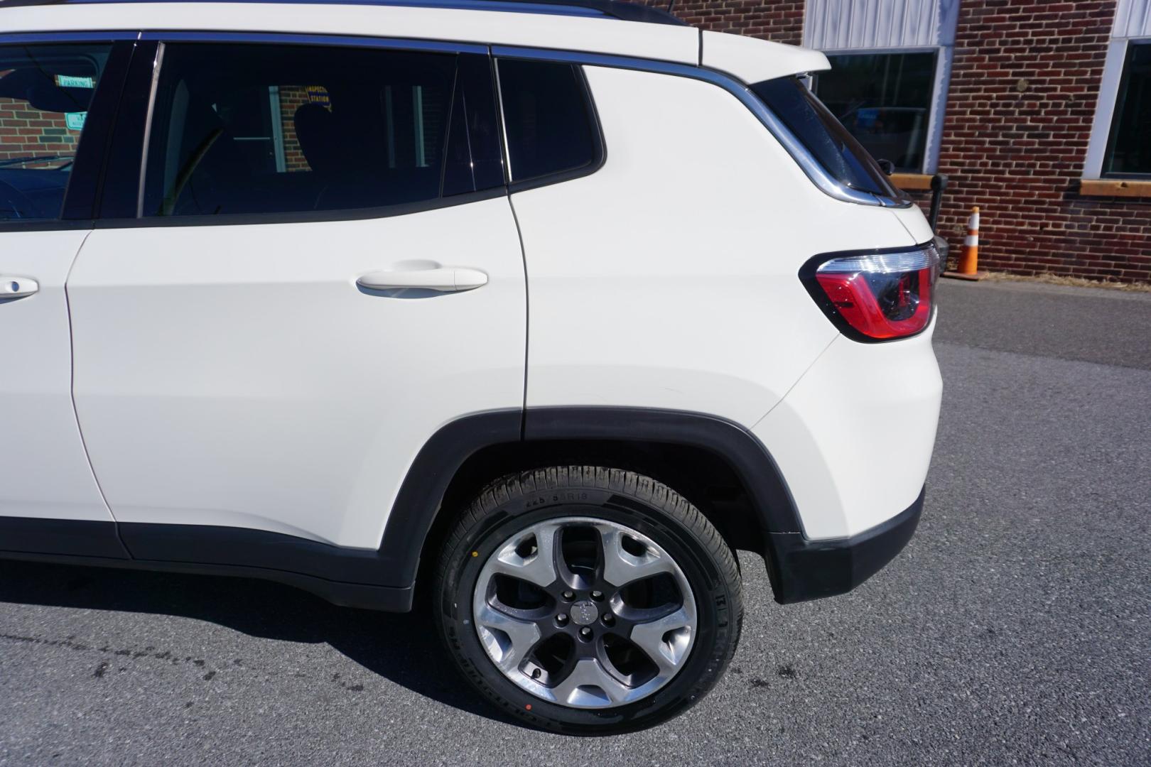 2019 White Clearcoat JEEP COMPASS LIMITED (3C4NJDCB8KT) with an 2.4L I-4 variable valve control engine, located at 312 Centre Ave, Schuylkill Haven, PA, 17972, (570) 593-5278, 40.638130, -76.177383 - Photo#6