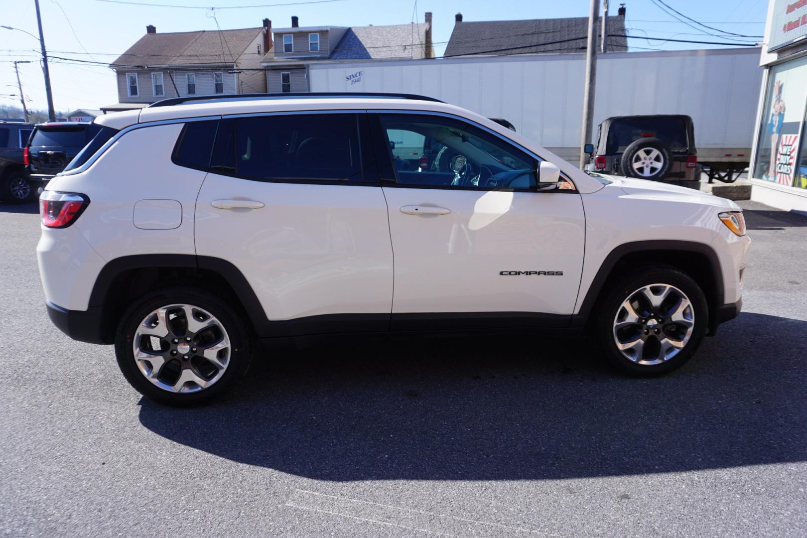 2019 White Clearcoat JEEP COMPASS LIMITED (3C4NJDCB8KT) with an 2.4L I-4 variable valve control engine, located at 312 Centre Ave, Schuylkill Haven, PA, 17972, (570) 593-5278, 40.638130, -76.177383 - Photo#9