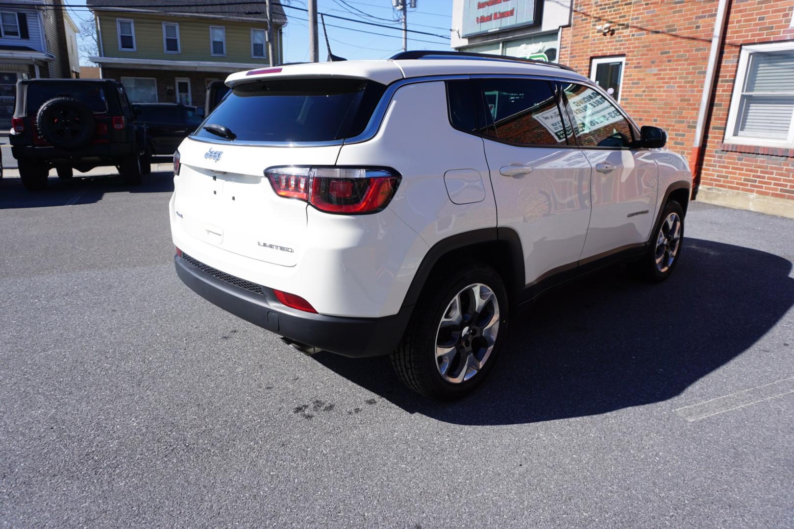 2019 White Clearcoat JEEP COMPASS LIMITED (3C4NJDCB8KT) with an 2.4L I-4 variable valve control engine, located at 312 Centre Ave, Schuylkill Haven, PA, 17972, (570) 593-5278, 40.638130, -76.177383 - Photo#10
