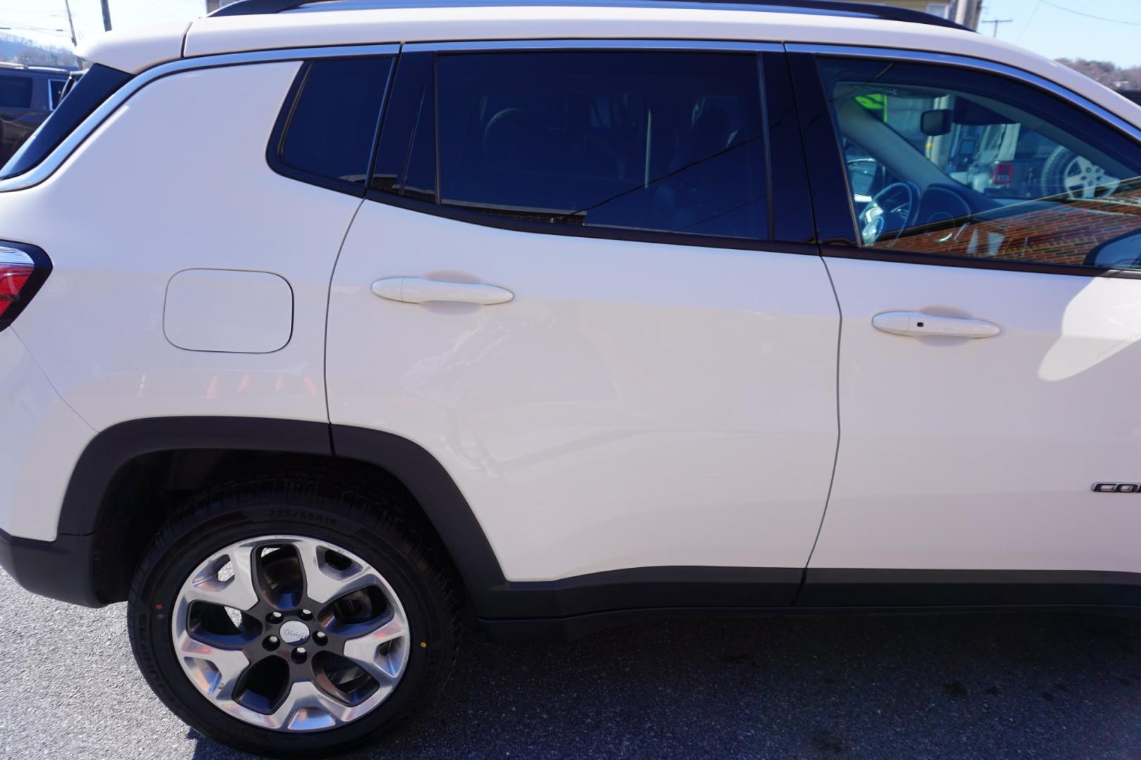 2019 White Clearcoat JEEP COMPASS LIMITED (3C4NJDCB8KT) with an 2.4L I-4 variable valve control engine, located at 312 Centre Ave, Schuylkill Haven, PA, 17972, (570) 593-5278, 40.638130, -76.177383 - Photo#12