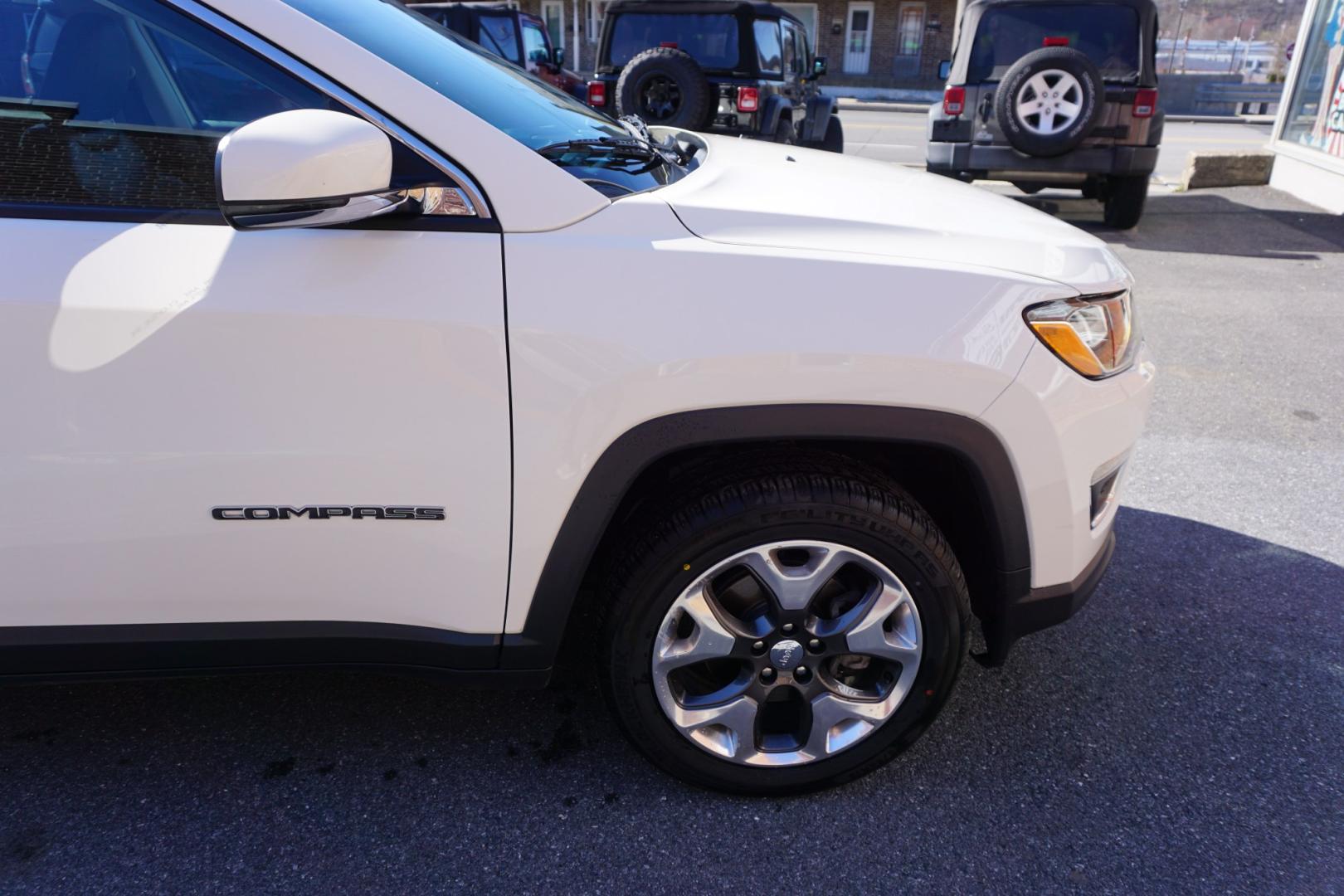 2019 White Clearcoat JEEP COMPASS LIMITED (3C4NJDCB8KT) with an 2.4L I-4 variable valve control engine, located at 312 Centre Ave, Schuylkill Haven, PA, 17972, (570) 593-5278, 40.638130, -76.177383 - Photo#14