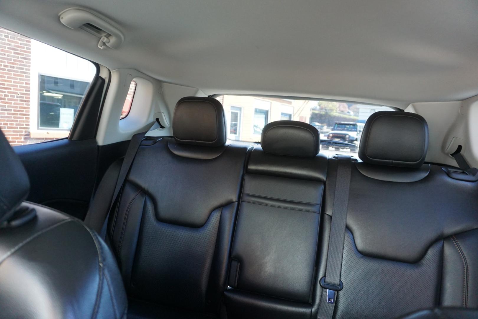 2019 White Clearcoat JEEP COMPASS LIMITED (3C4NJDCB8KT) with an 2.4L I-4 variable valve control engine, located at 312 Centre Ave, Schuylkill Haven, PA, 17972, (570) 593-5278, 40.638130, -76.177383 - Photo#25