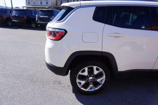 2019 White Clearcoat JEEP COMPASS LIMITED (3C4NJDCB8KT) with an 2.4L I-4 variable valve control engine, located at 312 Centre Ave, Schuylkill Haven, PA, 17972, (570) 593-5278, 40.638130, -76.177383 - Photo#51