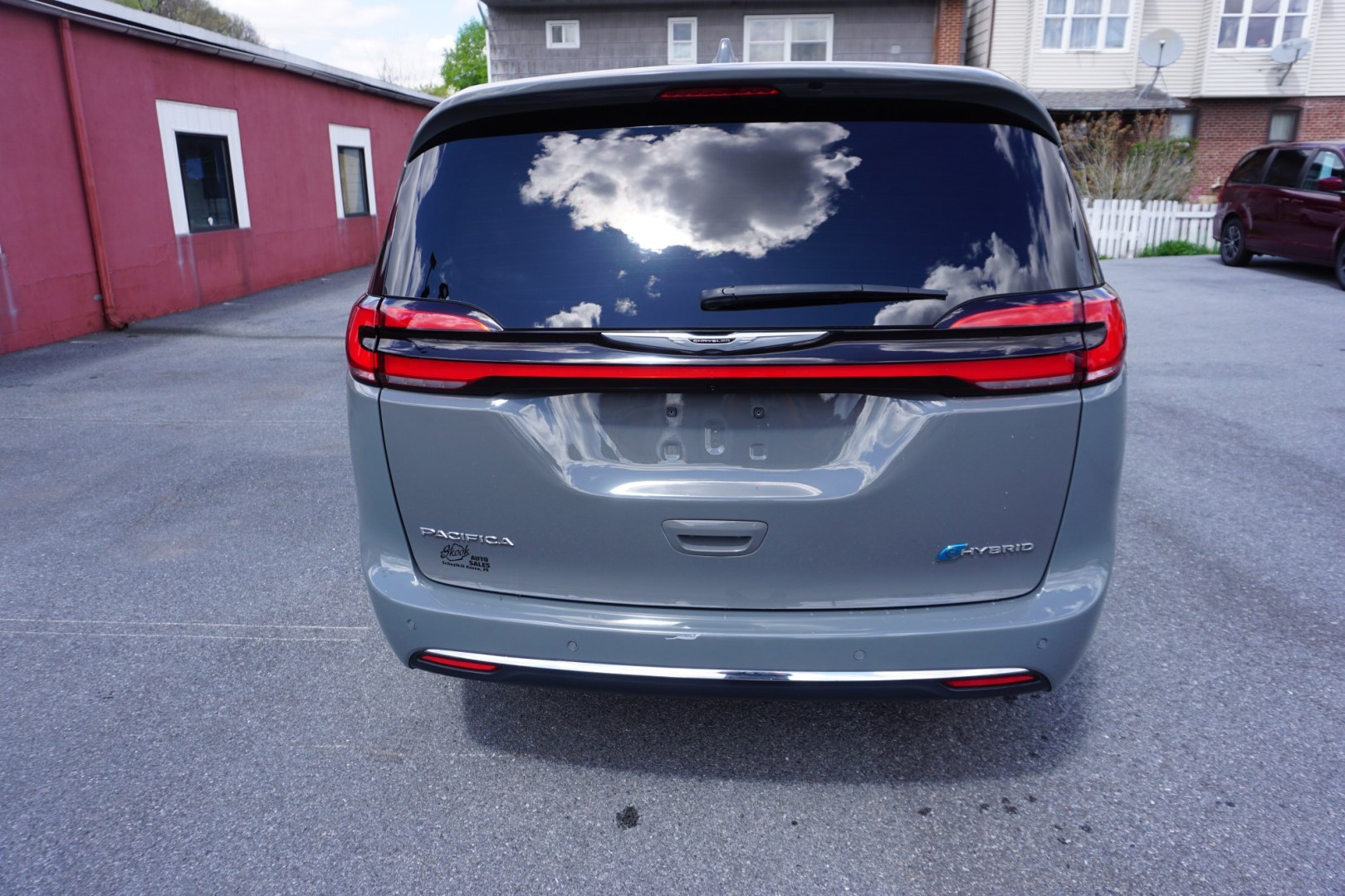 2022 CHRYSLER PACIFICA HYBRID TOURING L (2C4RC1L70NR) , located at 312 Centre Ave, Schuylkill Haven, PA, 17972, (570) 593-5278, 40.638130, -76.177383 - Photo#8