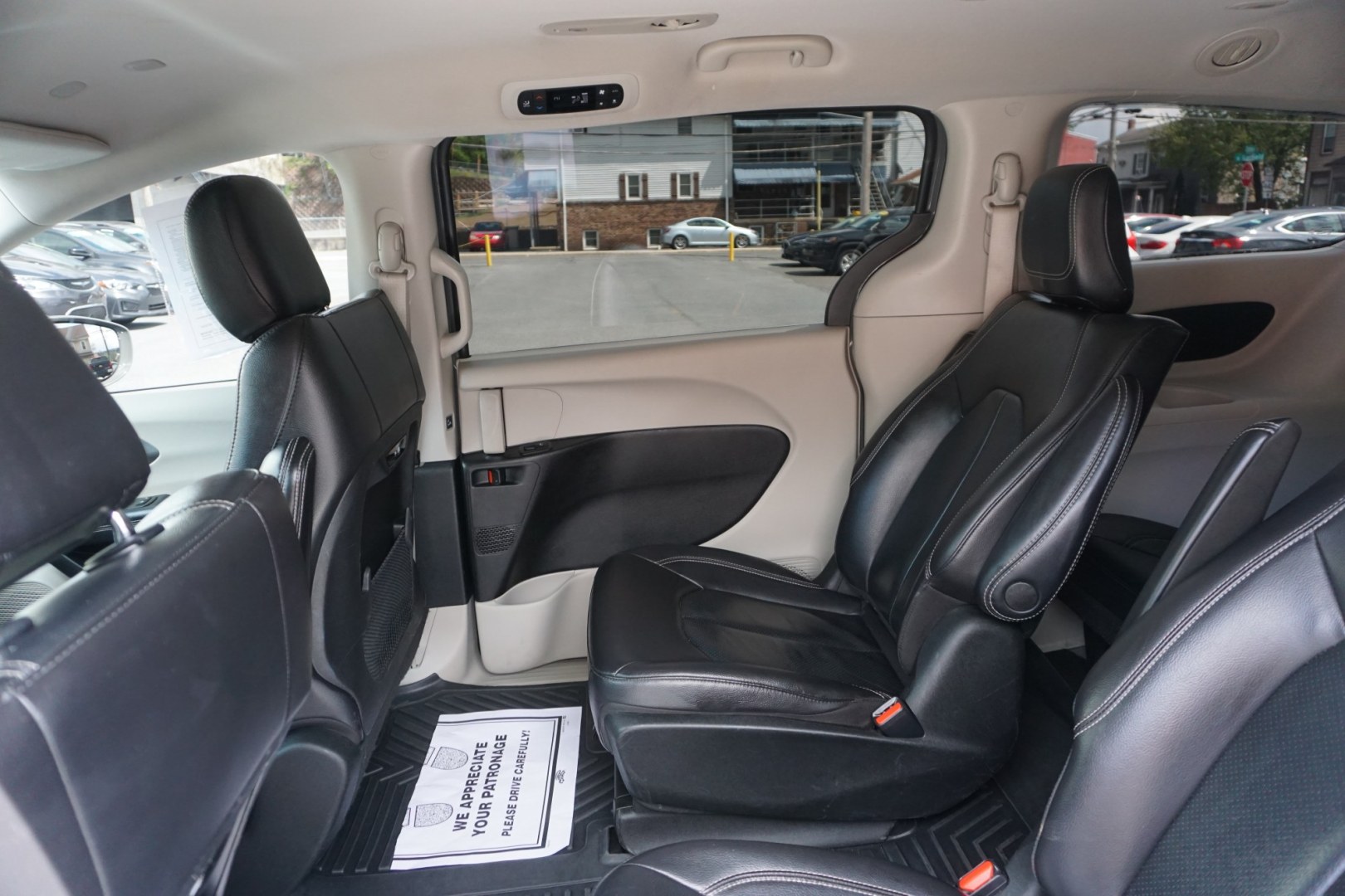 2022 CHRYSLER PACIFICA HYBRID TOURING L (2C4RC1L70NR) , located at 312 Centre Ave, Schuylkill Haven, PA, 17972, (570) 593-5278, 40.638130, -76.177383 - Photo#30