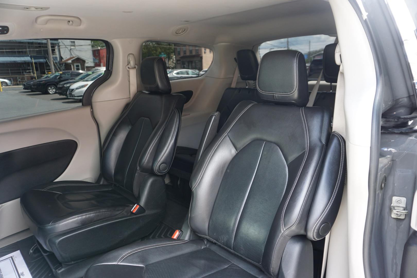 2022 CHRYSLER PACIFICA HYBRID TOURING L (2C4RC1L70NR) , located at 312 Centre Ave, Schuylkill Haven, PA, 17972, (570) 593-5278, 40.638130, -76.177383 - Photo#31