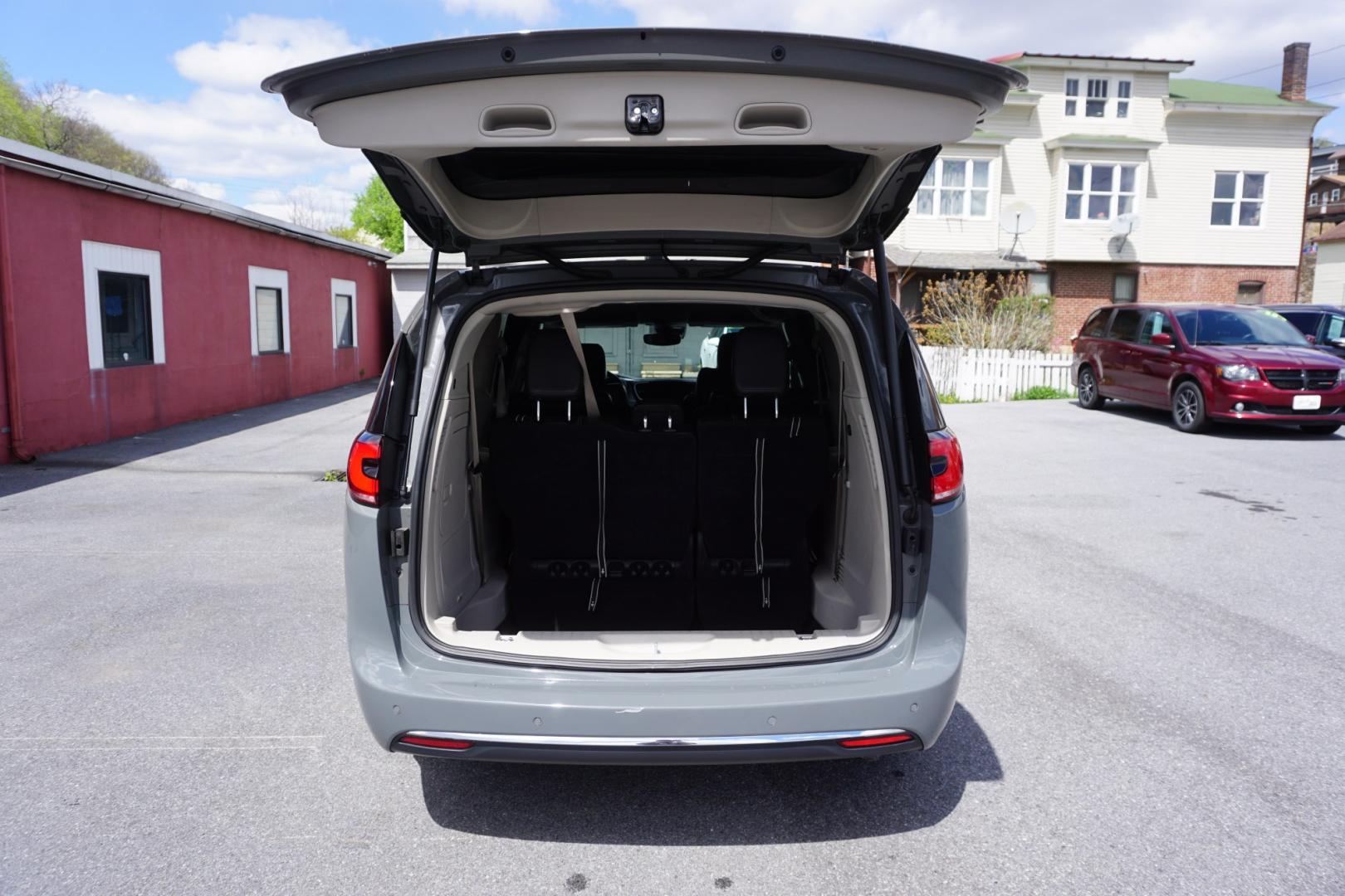 2022 CHRYSLER PACIFICA HYBRID TOURING L (2C4RC1L70NR) , located at 312 Centre Ave, Schuylkill Haven, PA, 17972, (570) 593-5278, 40.638130, -76.177383 - Photo#34
