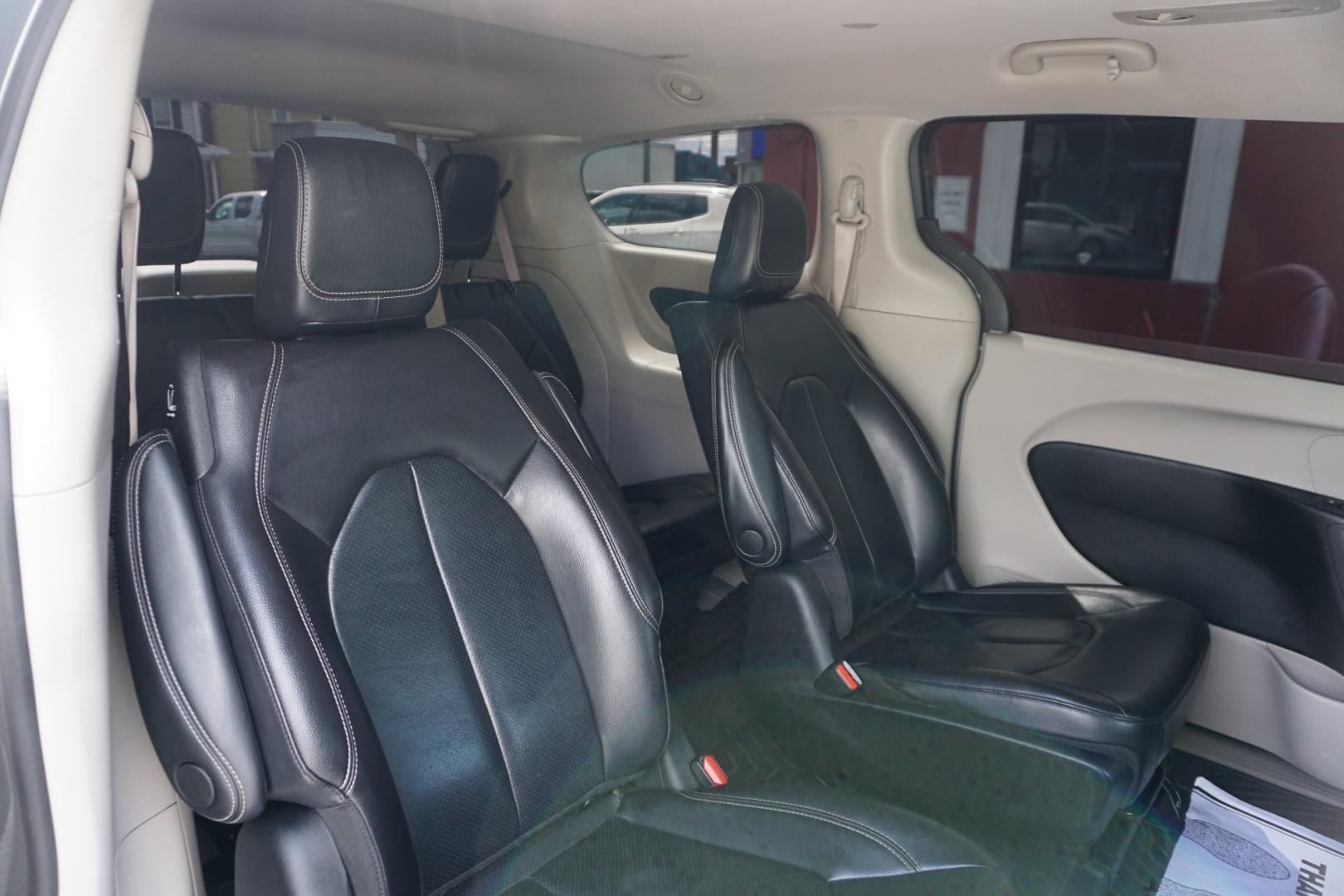 2022 CHRYSLER PACIFICA HYBRID TOURING L (2C4RC1L70NR) , located at 312 Centre Ave, Schuylkill Haven, PA, 17972, (570) 593-5278, 40.638130, -76.177383 - Photo#36