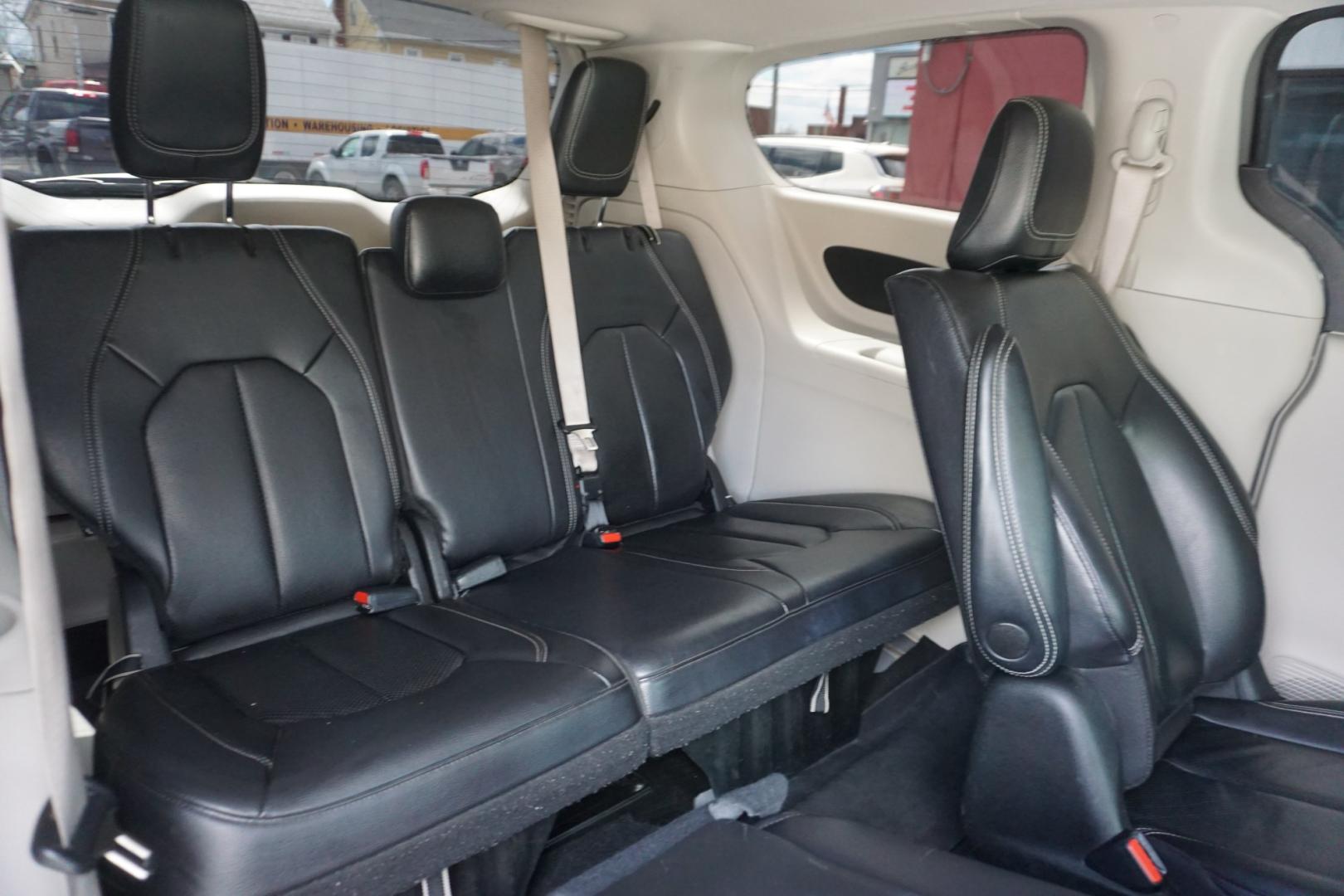 2022 CHRYSLER PACIFICA HYBRID TOURING L (2C4RC1L70NR) , located at 312 Centre Ave, Schuylkill Haven, PA, 17972, (570) 593-5278, 40.638130, -76.177383 - Photo#37