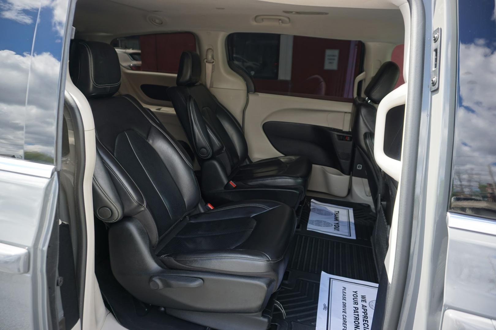 2022 CHRYSLER PACIFICA HYBRID TOURING L (2C4RC1L70NR) , located at 312 Centre Ave, Schuylkill Haven, PA, 17972, (570) 593-5278, 40.638130, -76.177383 - Photo#39