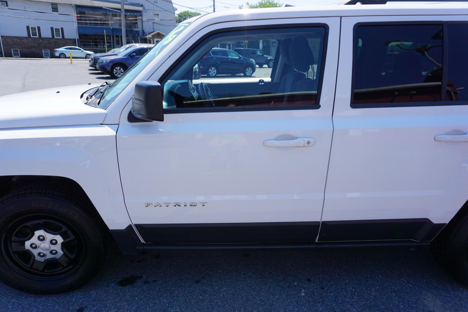 2014 JEEP PATRIOT (1C4NJPBB1ED) , located at 312 Centre Ave, Schuylkill Haven, PA, 17972, (570) 593-5278, 40.638130, -76.177383 - Photo#4