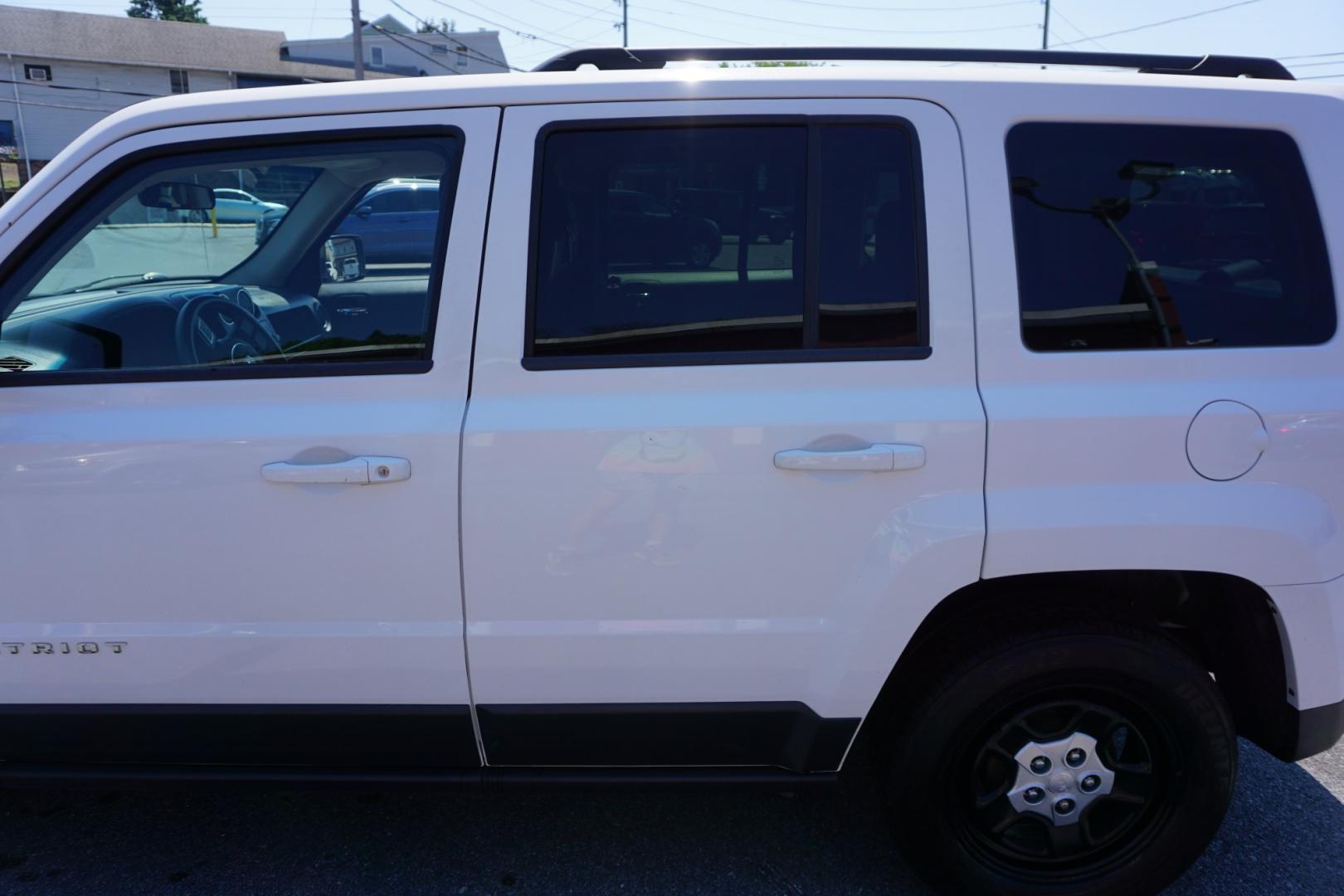 2014 JEEP PATRIOT (1C4NJPBB1ED) , located at 312 Centre Ave, Schuylkill Haven, PA, 17972, (570) 593-5278, 40.638130, -76.177383 - Photo#5