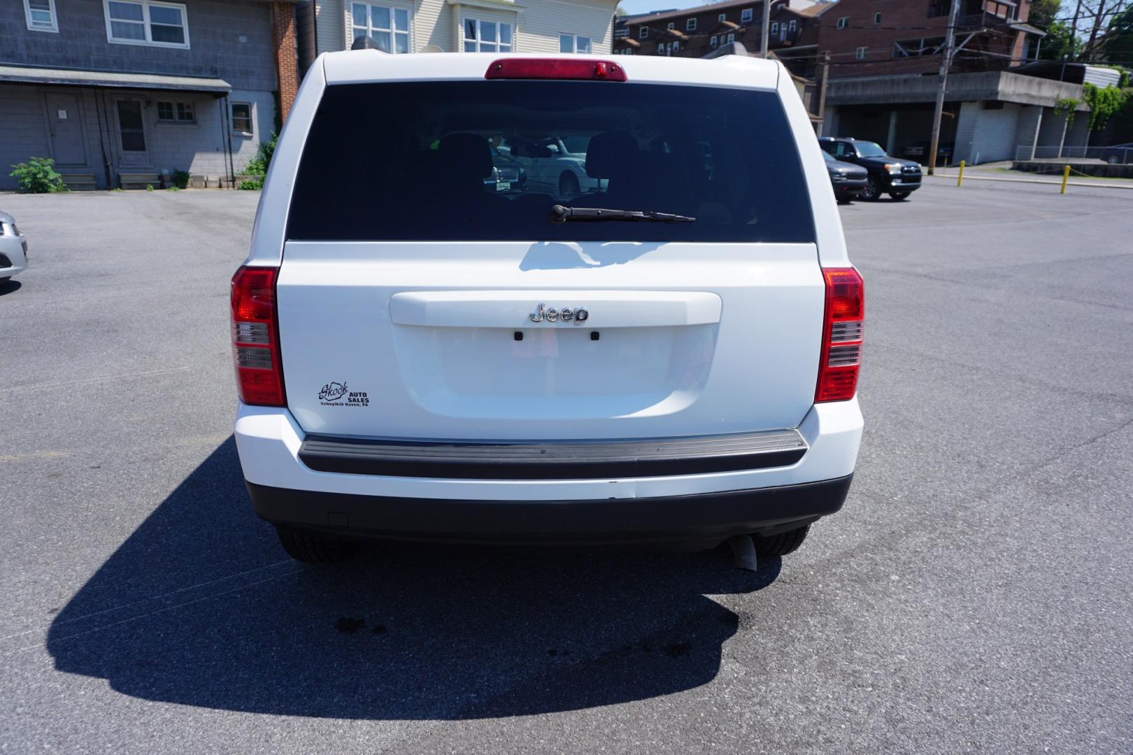 2014 JEEP PATRIOT (1C4NJPBB1ED) , located at 312 Centre Ave, Schuylkill Haven, PA, 17972, (570) 593-5278, 40.638130, -76.177383 - Photo#7
