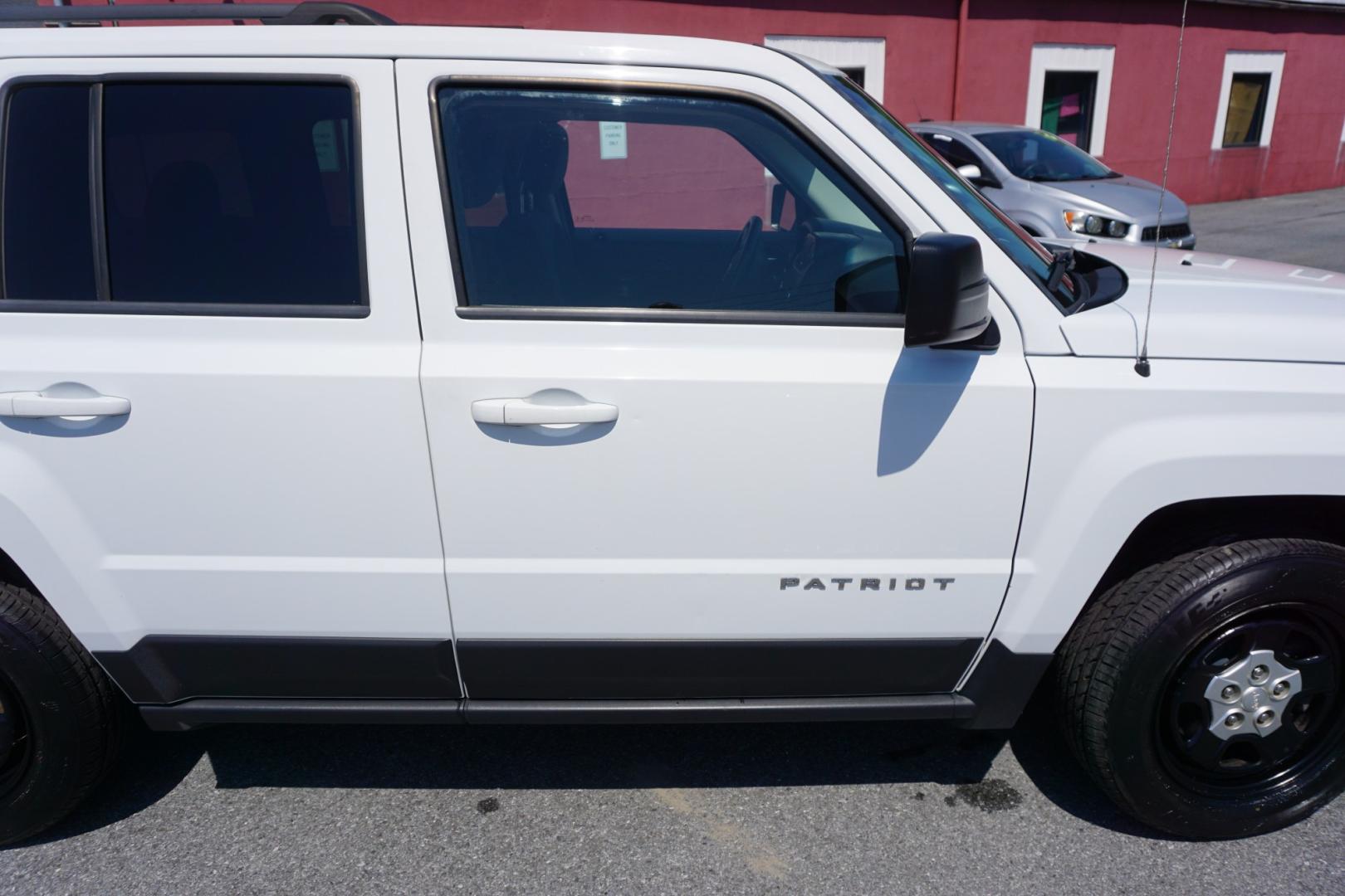 2014 JEEP PATRIOT (1C4NJPBB1ED) , located at 312 Centre Ave, Schuylkill Haven, PA, 17972, (570) 593-5278, 40.638130, -76.177383 - Photo#12