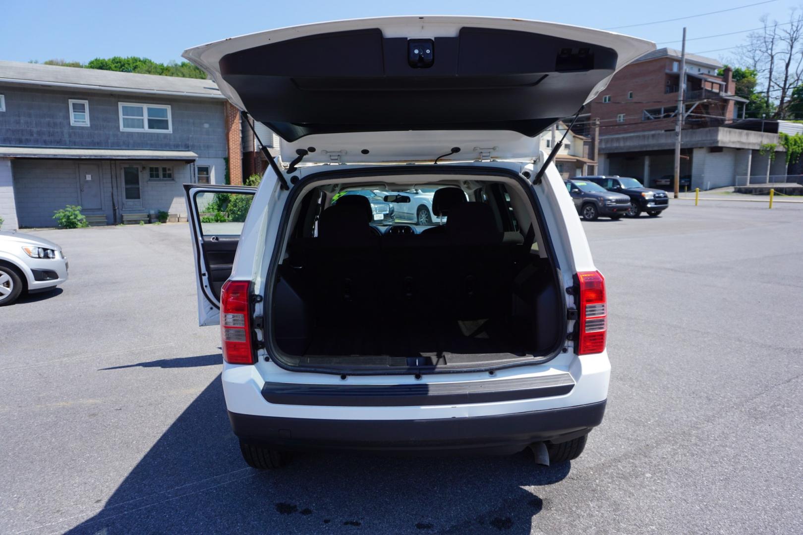 2014 JEEP PATRIOT (1C4NJPBB1ED) , located at 312 Centre Ave, Schuylkill Haven, PA, 17972, (570) 593-5278, 40.638130, -76.177383 - Photo#26