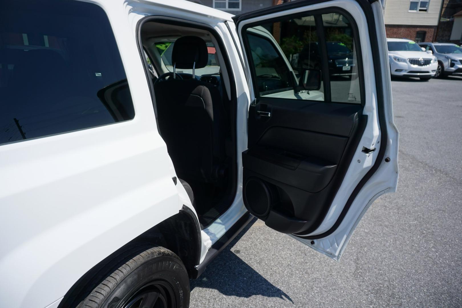 2014 JEEP PATRIOT (1C4NJPBB1ED) , located at 312 Centre Ave, Schuylkill Haven, PA, 17972, (570) 593-5278, 40.638130, -76.177383 - Photo#32