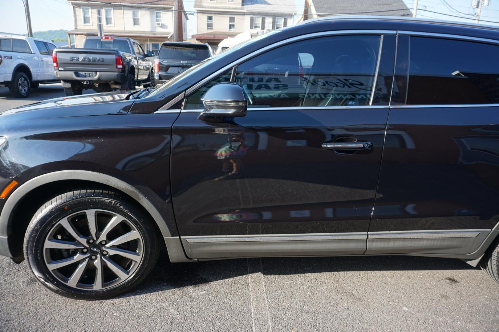 2019 BLACK /BLACK LINCOLN MKC RESERVE (5LMCJ3D92KU) with an 2L I4 engine, AUTOMATIC transmission, located at 312 Centre Ave, Schuylkill Haven, PA, 17972, (570) 593-5278, 40.638130, -76.177383- Photo#4