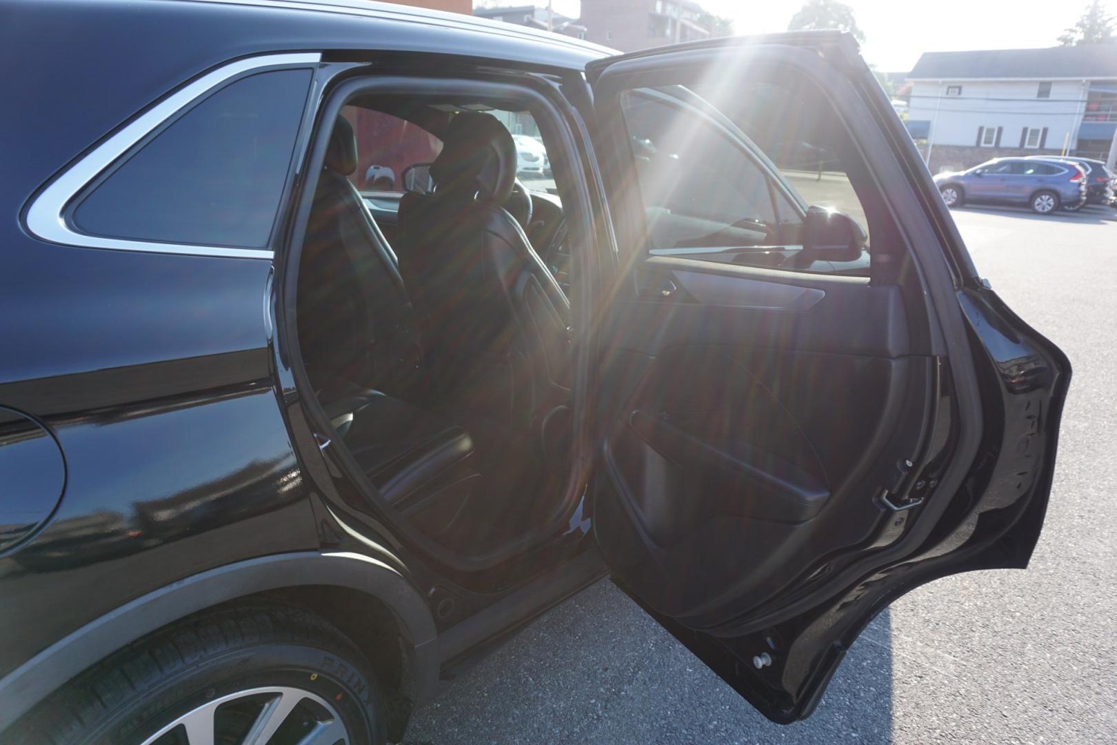 2019 BLACK /BLACK LINCOLN MKC RESERVE (5LMCJ3D92KU) with an 2L I4 engine, AUTOMATIC transmission, located at 312 Centre Ave, Schuylkill Haven, PA, 17972, (570) 593-5278, 40.638130, -76.177383- Photo#38