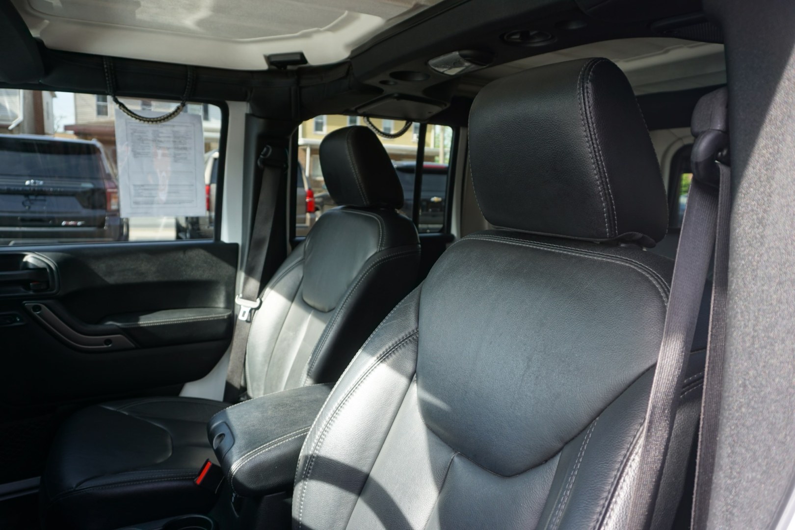 2018 WHITE /BLACK JEEP WRANGLER SAHARA (1C4BJWEG8JL) with an 3.6L V6 engine, AUTOMATIC transmission, located at 312 Centre Ave, Schuylkill Haven, PA, 17972, (570) 593-5278, 40.638130, -76.177383- Photo#19