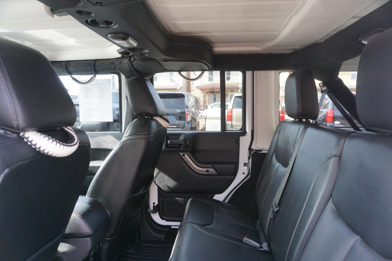 2018 WHITE /BLACK JEEP WRANGLER SAHARA (1C4BJWEG8JL) with an 3.6L V6 engine, AUTOMATIC transmission, located at 312 Centre Ave, Schuylkill Haven, PA, 17972, (570) 593-5278, 40.638130, -76.177383- Photo#28
