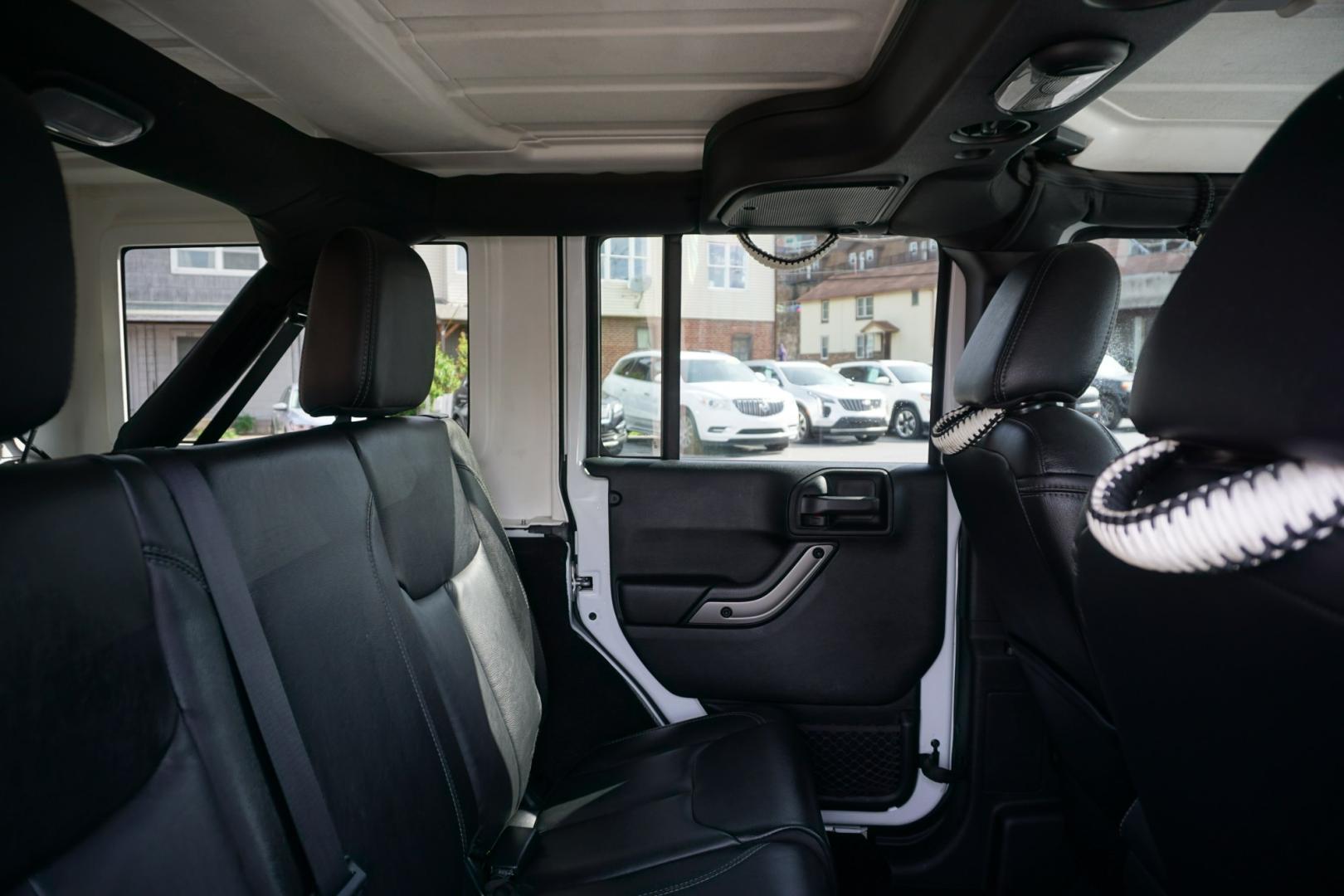 2018 WHITE /BLACK JEEP WRANGLER SAHARA (1C4BJWEG8JL) with an 3.6L V6 engine, AUTOMATIC transmission, located at 312 Centre Ave, Schuylkill Haven, PA, 17972, (570) 593-5278, 40.638130, -76.177383- Photo#34