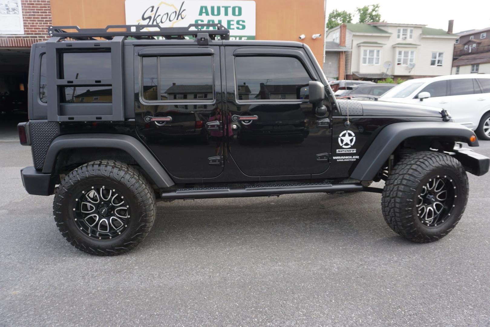 2013 BLACK /ORANGE JEEP WRANGLER SPORT (1C4BJWDG2DL) with an 3.6L V6 engine, AUTOMATIC transmission, located at 312 Centre Ave, Schuylkill Haven, PA, 17972, (570) 593-5278, 40.638130, -76.177383- Photo#9