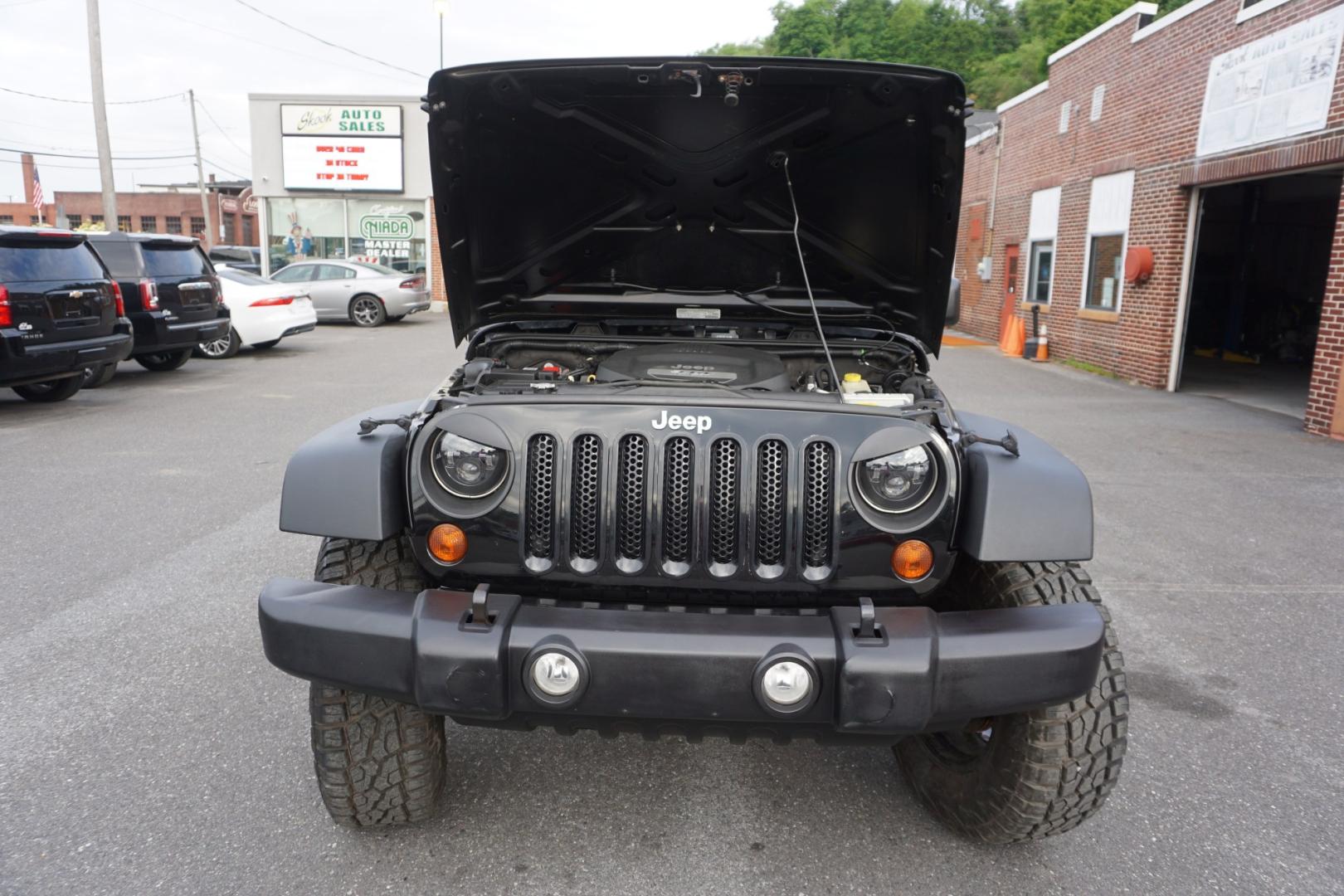 2013 BLACK /ORANGE JEEP WRANGLER SPORT (1C4BJWDG2DL) with an 3.6L V6 engine, AUTOMATIC transmission, located at 312 Centre Ave, Schuylkill Haven, PA, 17972, (570) 593-5278, 40.638130, -76.177383- Photo#15