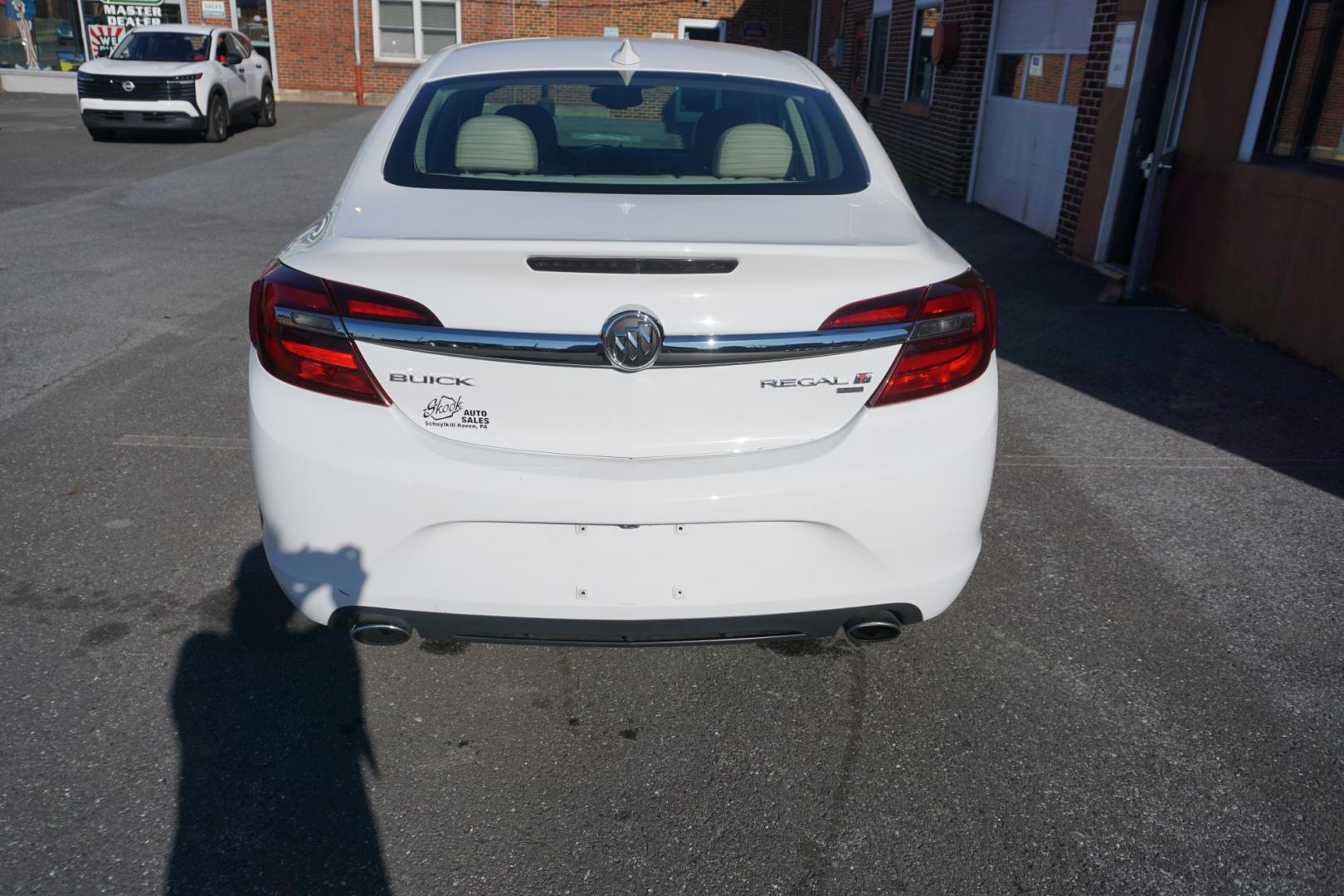 2015 WHITE /TAN BUICK REGAL TURBO (2G4GL5EX8F9) with an 2L I4 engine, AUTOMATIC transmission, located at 312 Centre Ave, Schuylkill Haven, PA, 17972, (570) 593-5278, 40.638130, -76.177383- Photo#10