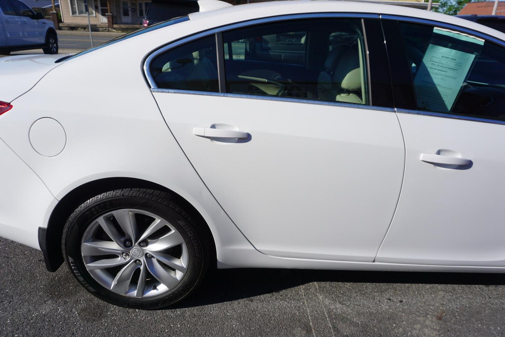 2015 WHITE /TAN BUICK REGAL TURBO (2G4GL5EX8F9) with an 2L I4 engine, AUTOMATIC transmission, located at 312 Centre Ave, Schuylkill Haven, PA, 17972, (570) 593-5278, 40.638130, -76.177383- Photo#14