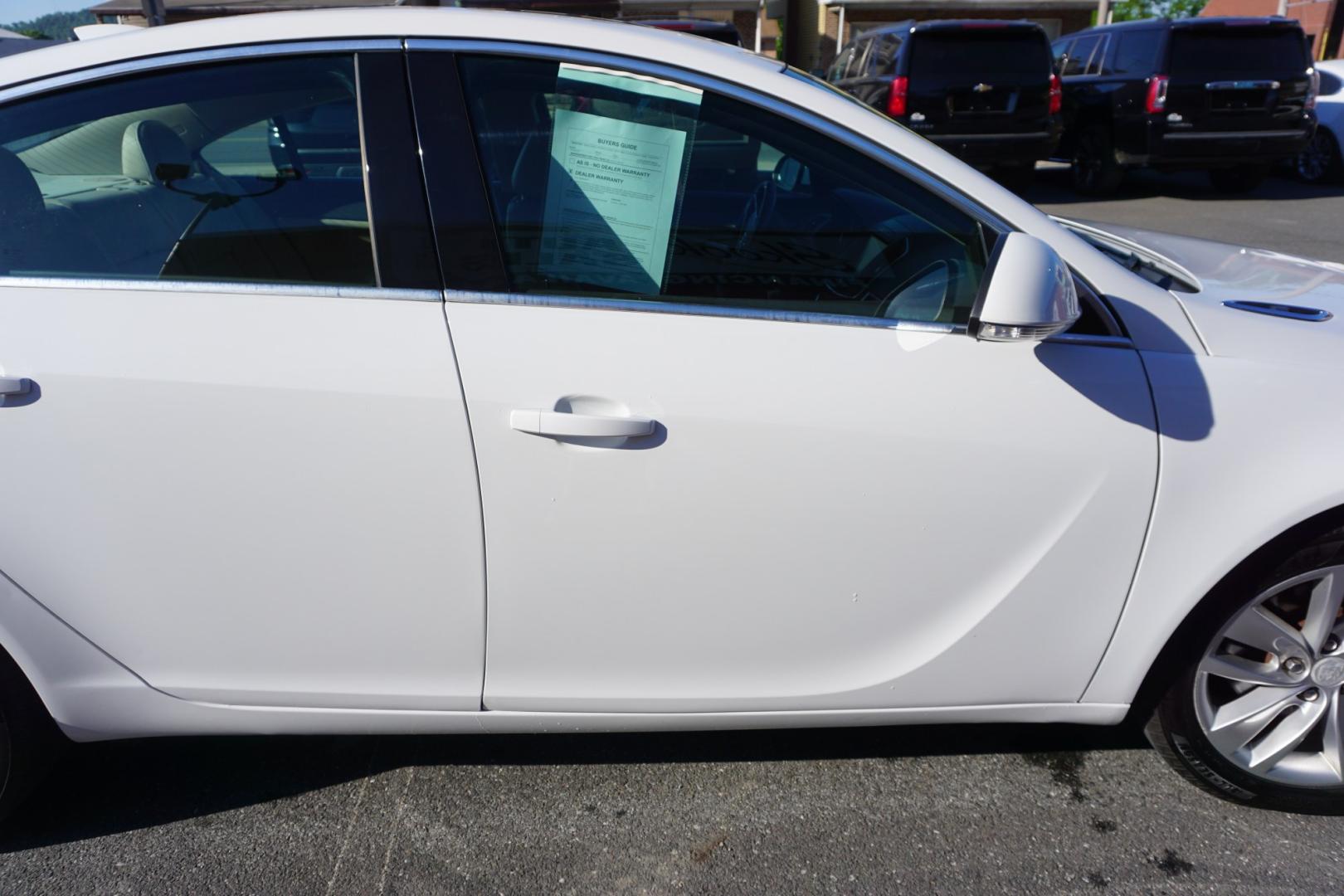 2015 WHITE /TAN BUICK REGAL TURBO (2G4GL5EX8F9) with an 2L I4 engine, AUTOMATIC transmission, located at 312 Centre Ave, Schuylkill Haven, PA, 17972, (570) 593-5278, 40.638130, -76.177383- Photo#15