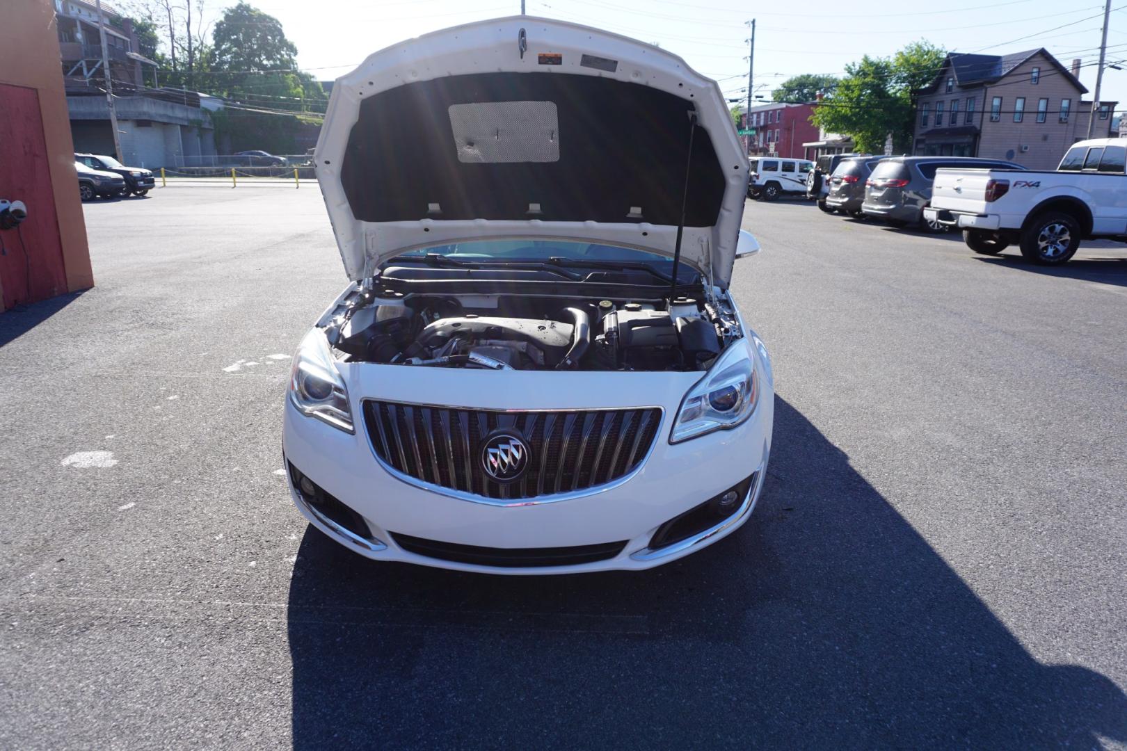 2015 WHITE /TAN BUICK REGAL TURBO (2G4GL5EX8F9) with an 2L I4 engine, AUTOMATIC transmission, located at 312 Centre Ave, Schuylkill Haven, PA, 17972, (570) 593-5278, 40.638130, -76.177383- Photo#18