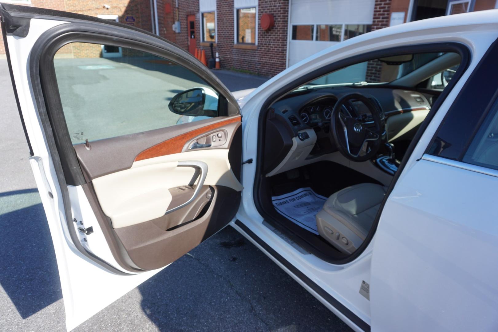 2015 WHITE /TAN BUICK REGAL TURBO (2G4GL5EX8F9) with an 2L I4 engine, AUTOMATIC transmission, located at 312 Centre Ave, Schuylkill Haven, PA, 17972, (570) 593-5278, 40.638130, -76.177383- Photo#26