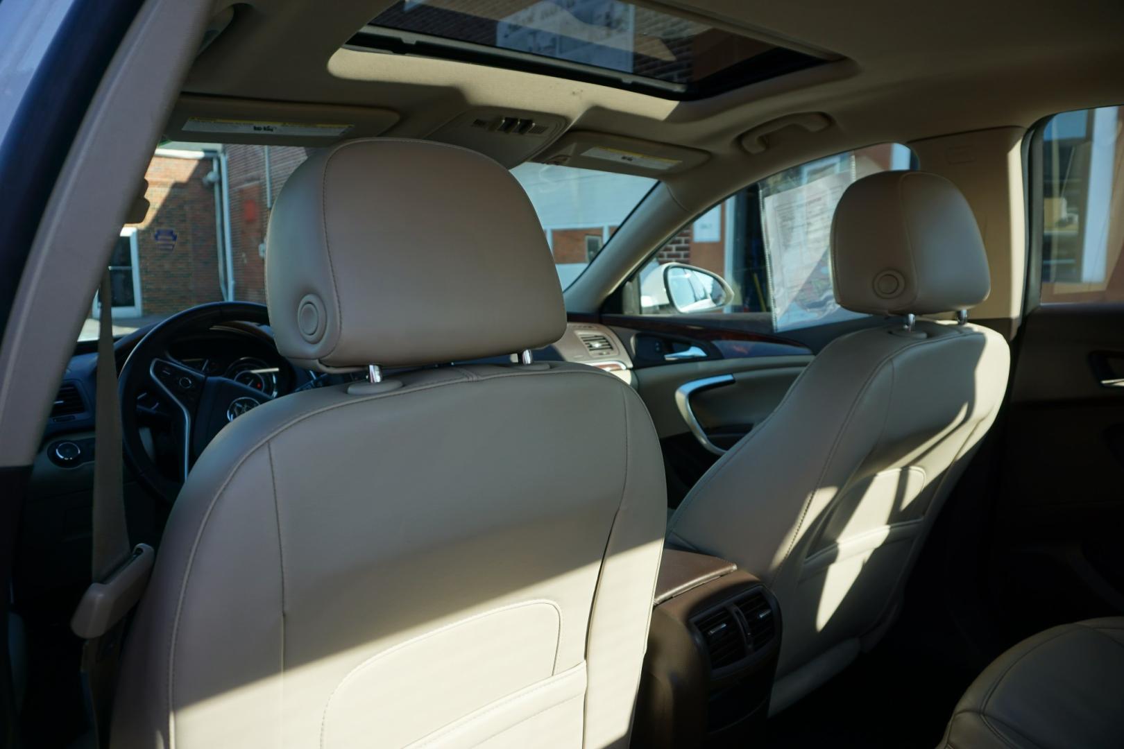 2015 WHITE /TAN BUICK REGAL TURBO (2G4GL5EX8F9) with an 2L I4 engine, AUTOMATIC transmission, located at 312 Centre Ave, Schuylkill Haven, PA, 17972, (570) 593-5278, 40.638130, -76.177383- Photo#28